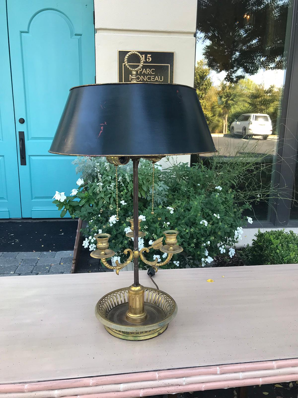 Early 20th century Bouillotte lamp with custom painted shade
Measures: 15