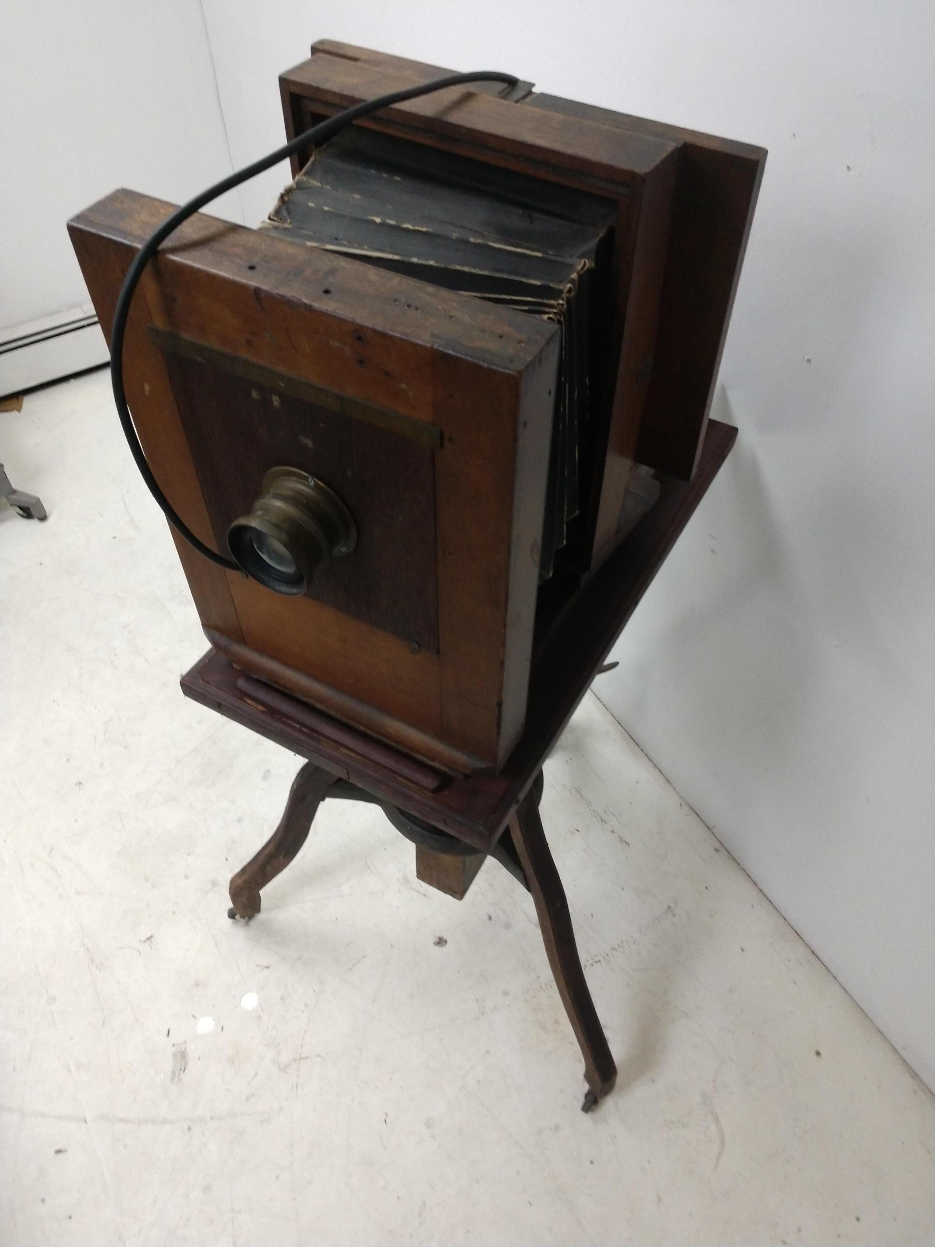 Early 20th Century Box Camera with Mechanical Stand 5