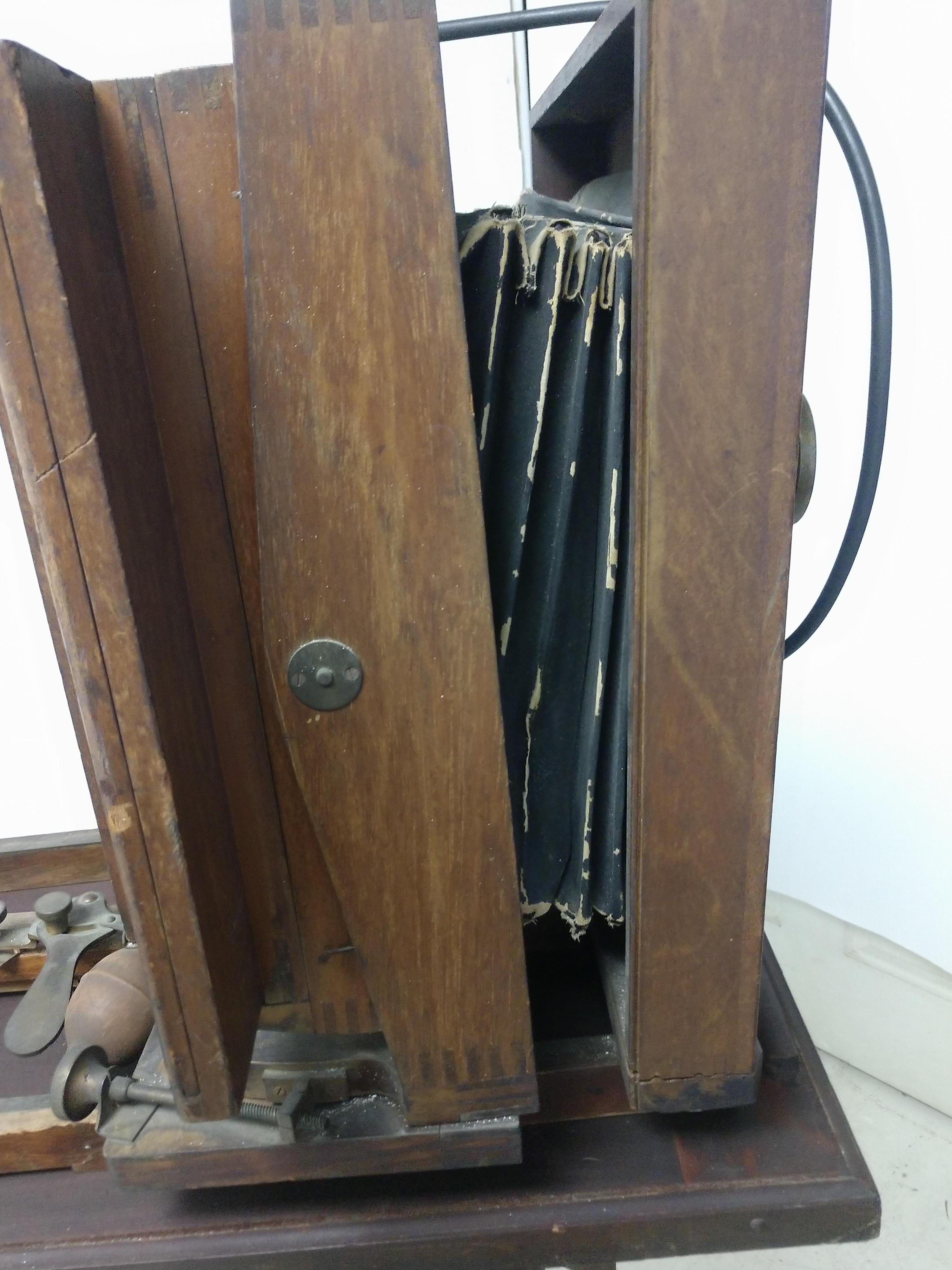 Early 20th Century Box Camera with Mechanical Stand 7