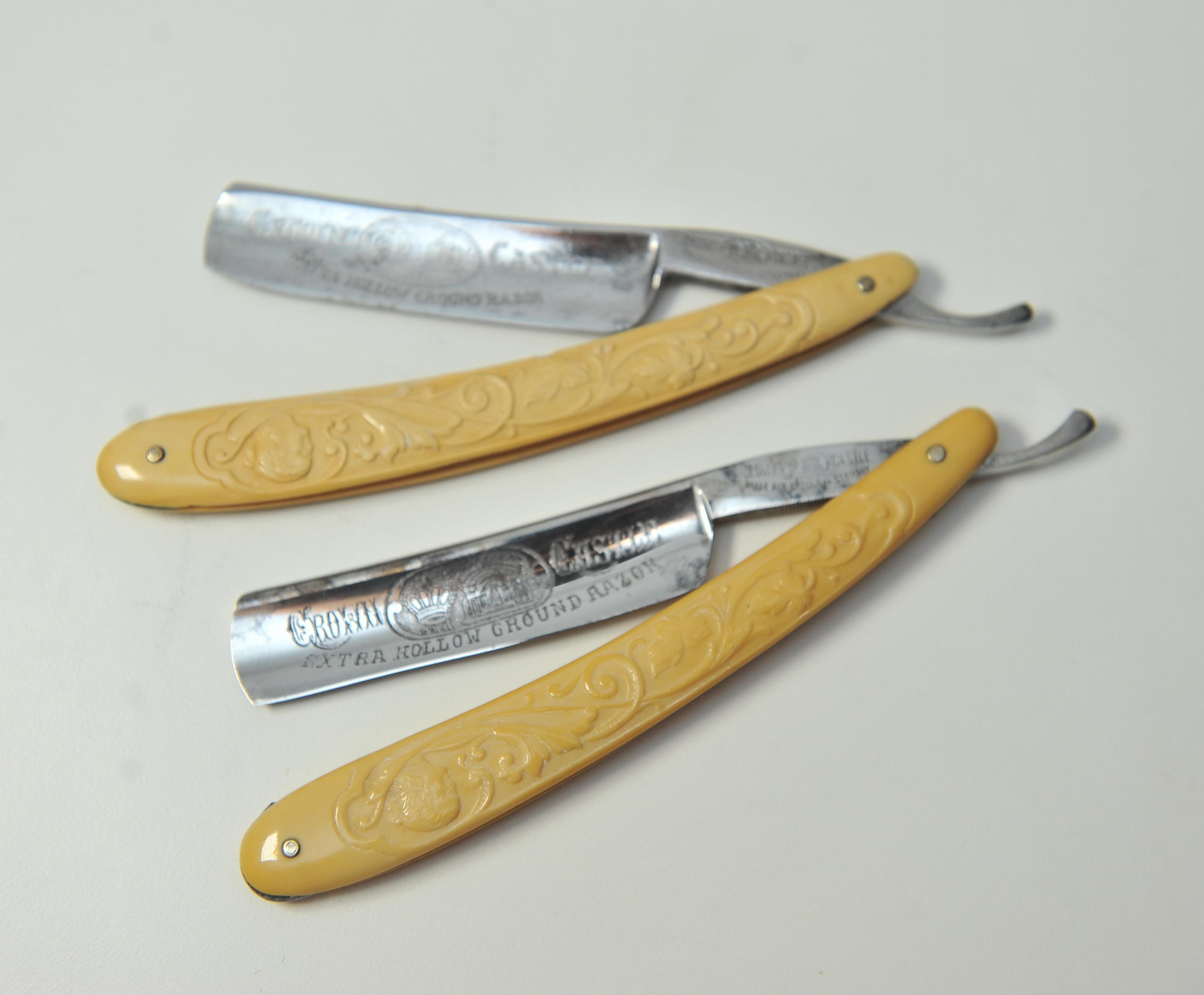 Early 20th Century Boxed Pair of Crown Castle Quality Straight Razors Germany For Sale 6