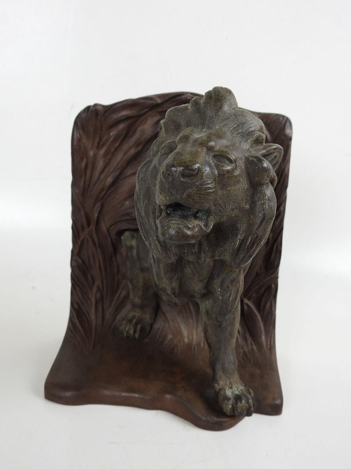 Early 20th Century Bradley Hubbard Lion Tiger Cast Iron Bookends For Sale 6