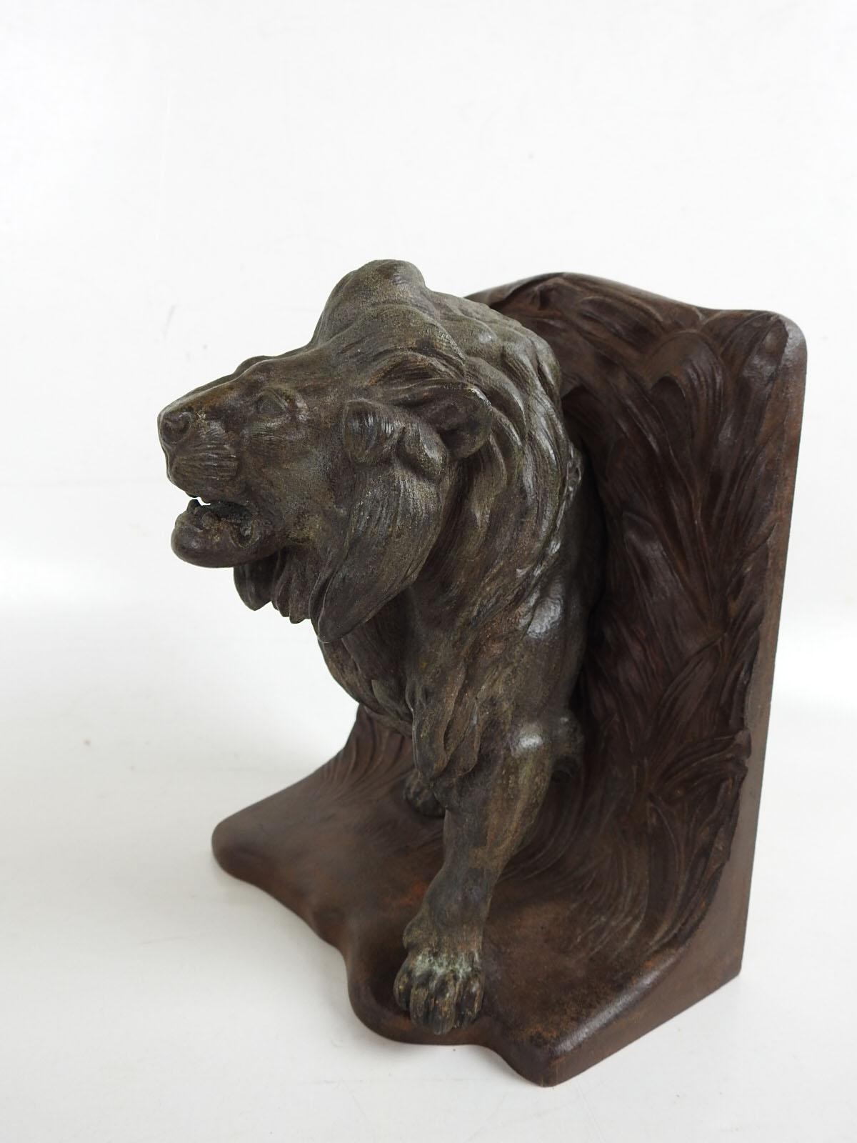 Early 20th Century Bradley Hubbard Lion Tiger Cast Iron Bookends For Sale 7