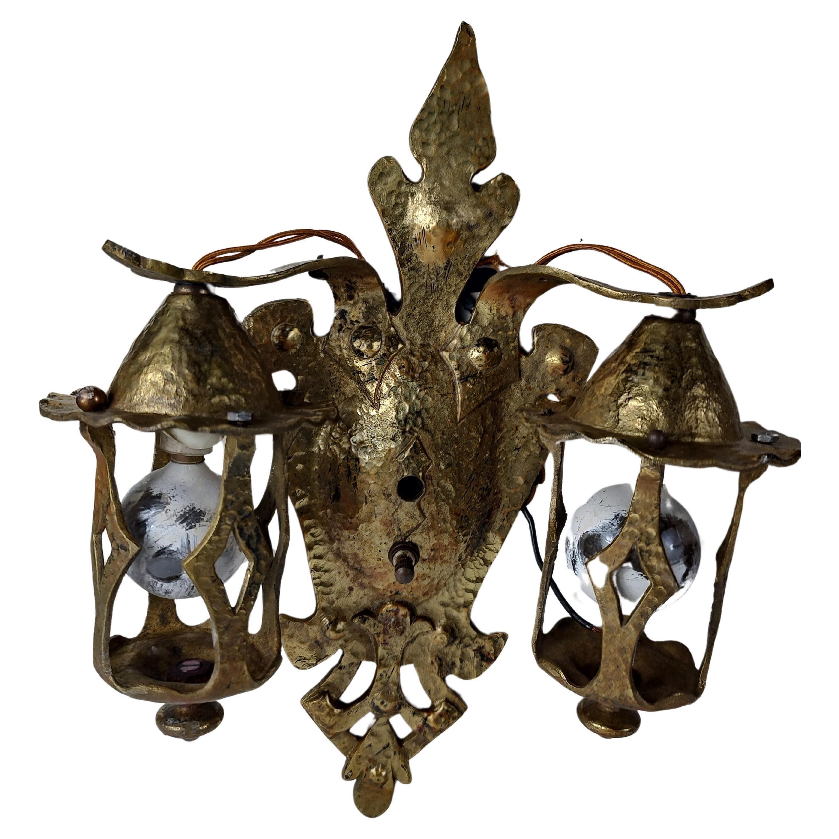 American Early 20th Century Brass Arts & Crafts Hand-Hammered Wall Sconces  For Sale