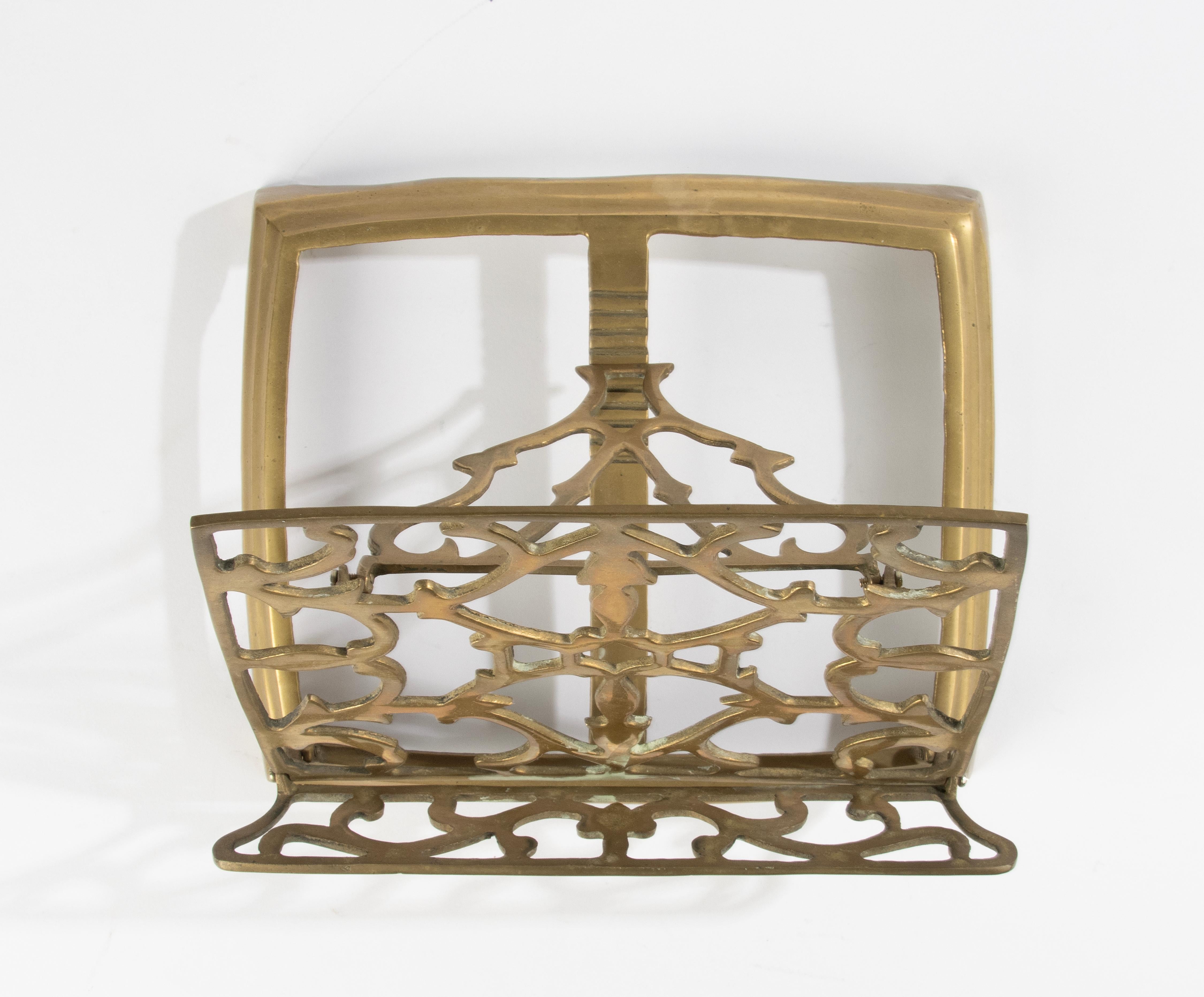 Early 20th Century Brass Book Stand  For Sale 1