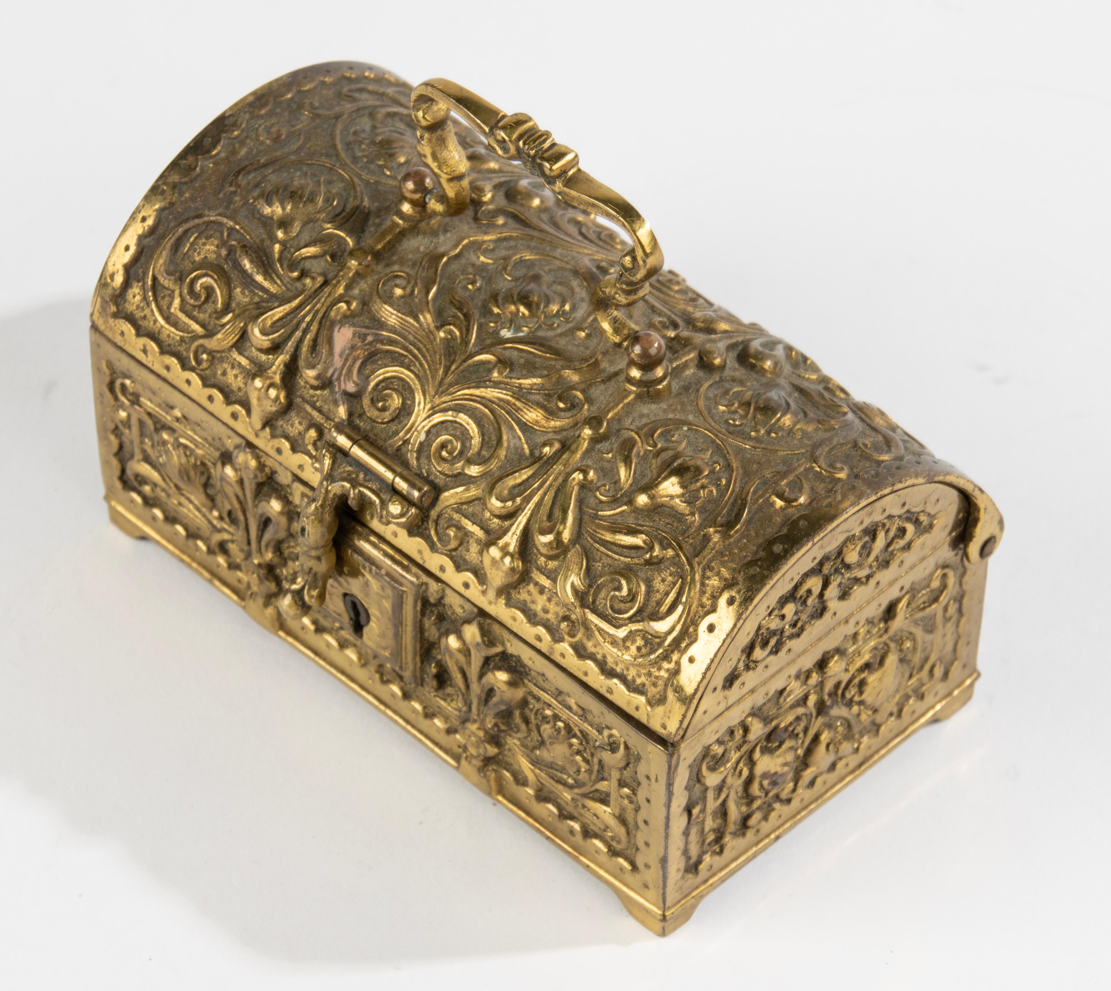 Early 20th Century Brass Box - Gothic Style  For Sale 1