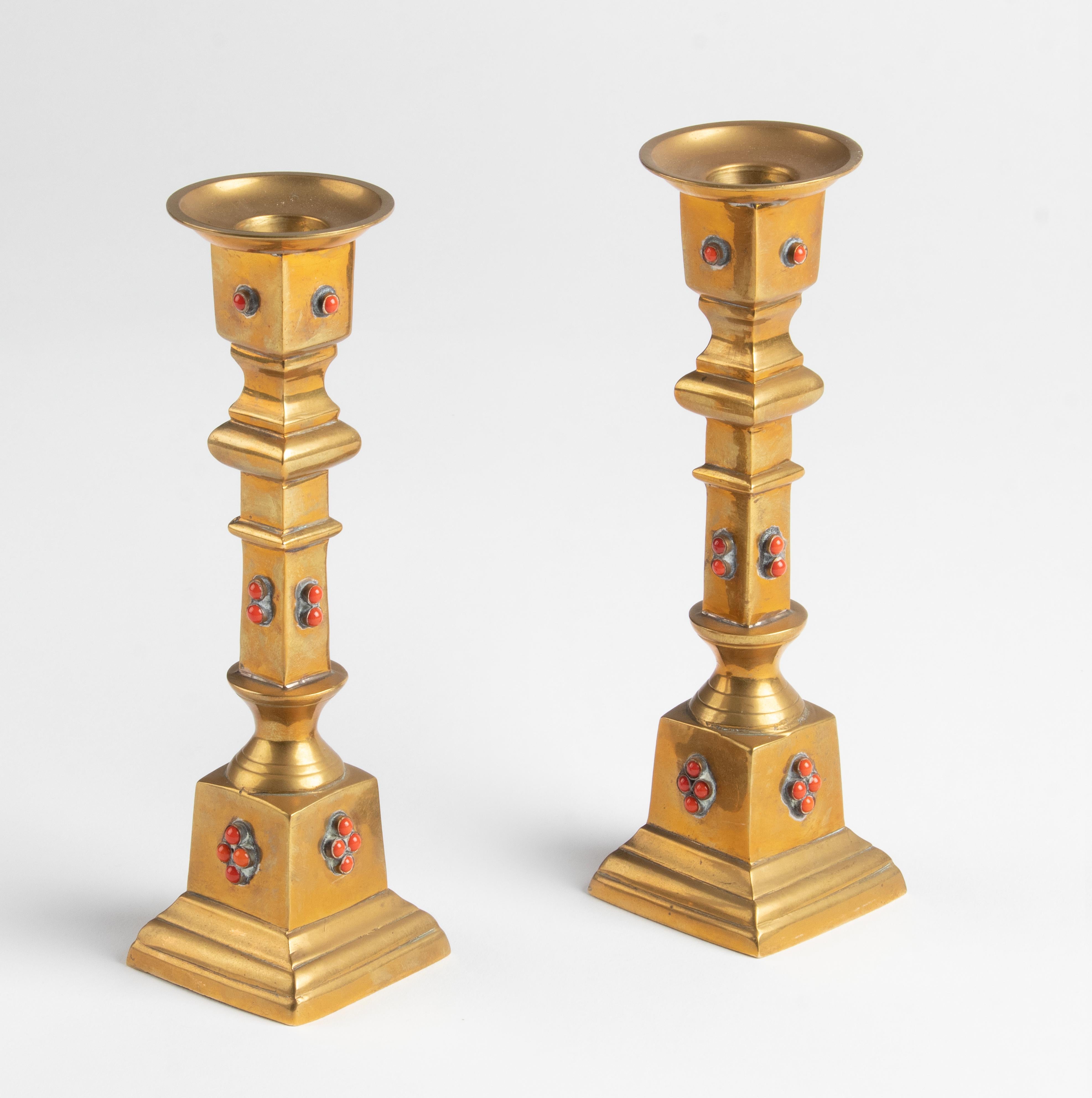 A beautiful pair of antique copper candlesticks. Beautifully decorated with inlaid stones, coral colored.
The candlesticks are not too big and that is what makes them so attractive. They are in good condition.