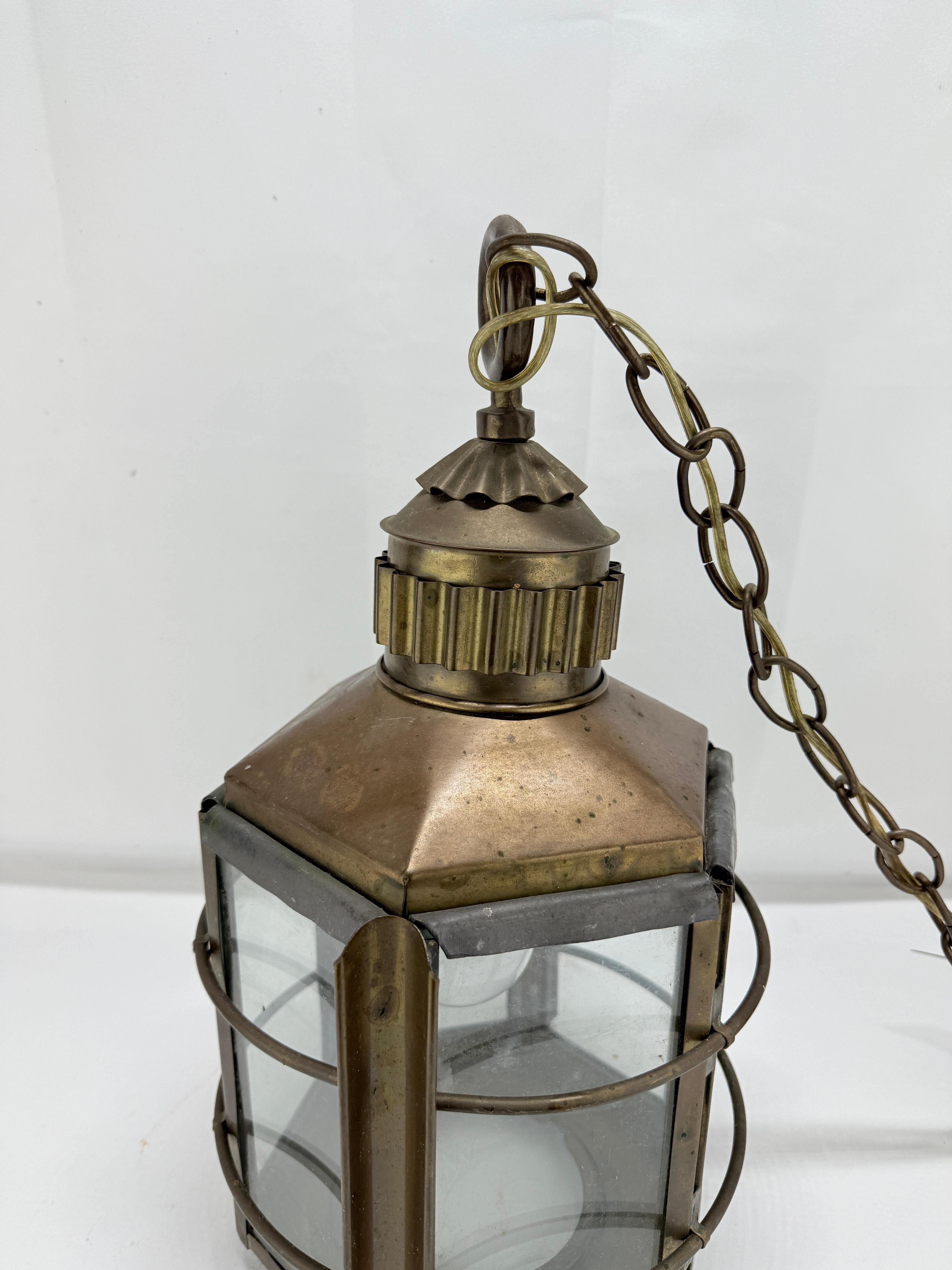 Early 20th Century Brass & Copper Maritime Nautical Pendant Lantern In Good Condition For Sale In Atlanta, GA