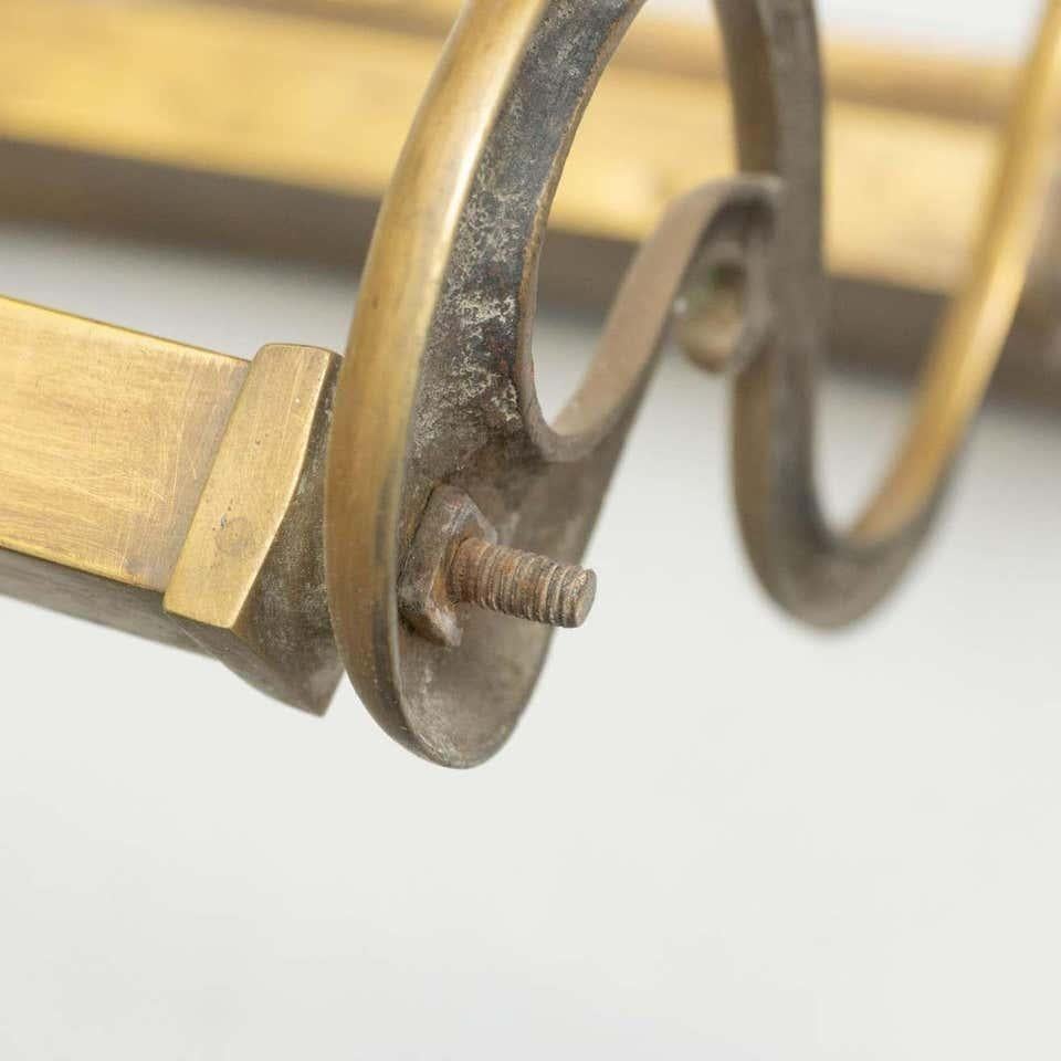 Embellecedor de latón para chimenea de principios del siglo XX en venta 2