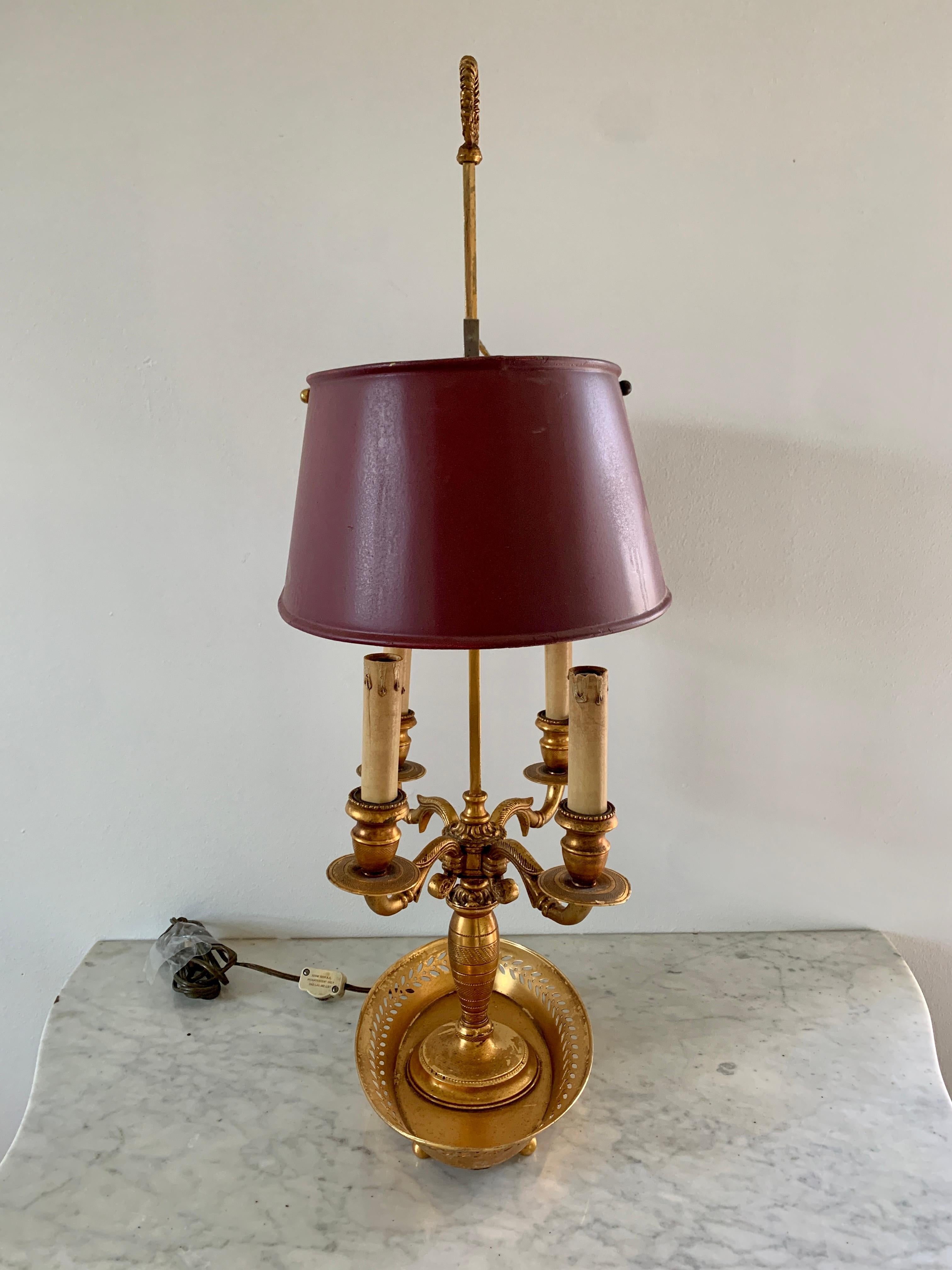 Early 20th Century Brass Four Arm Bouillotte Lamp with Burgundy Tole Shade For Sale 3