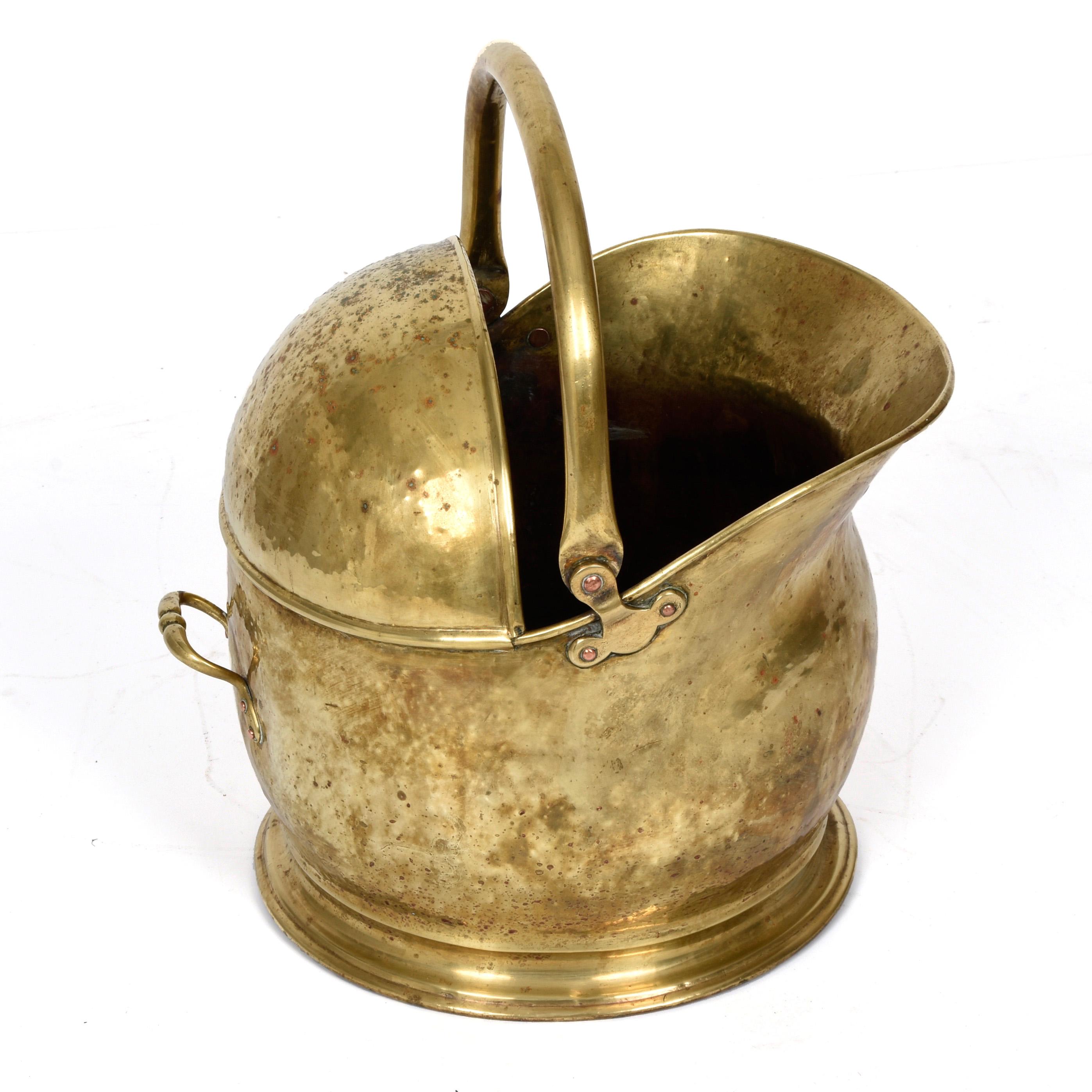 Arts and Crafts Helmet-shaped brass coal bucket from the early 1900s, Italy, 1930s