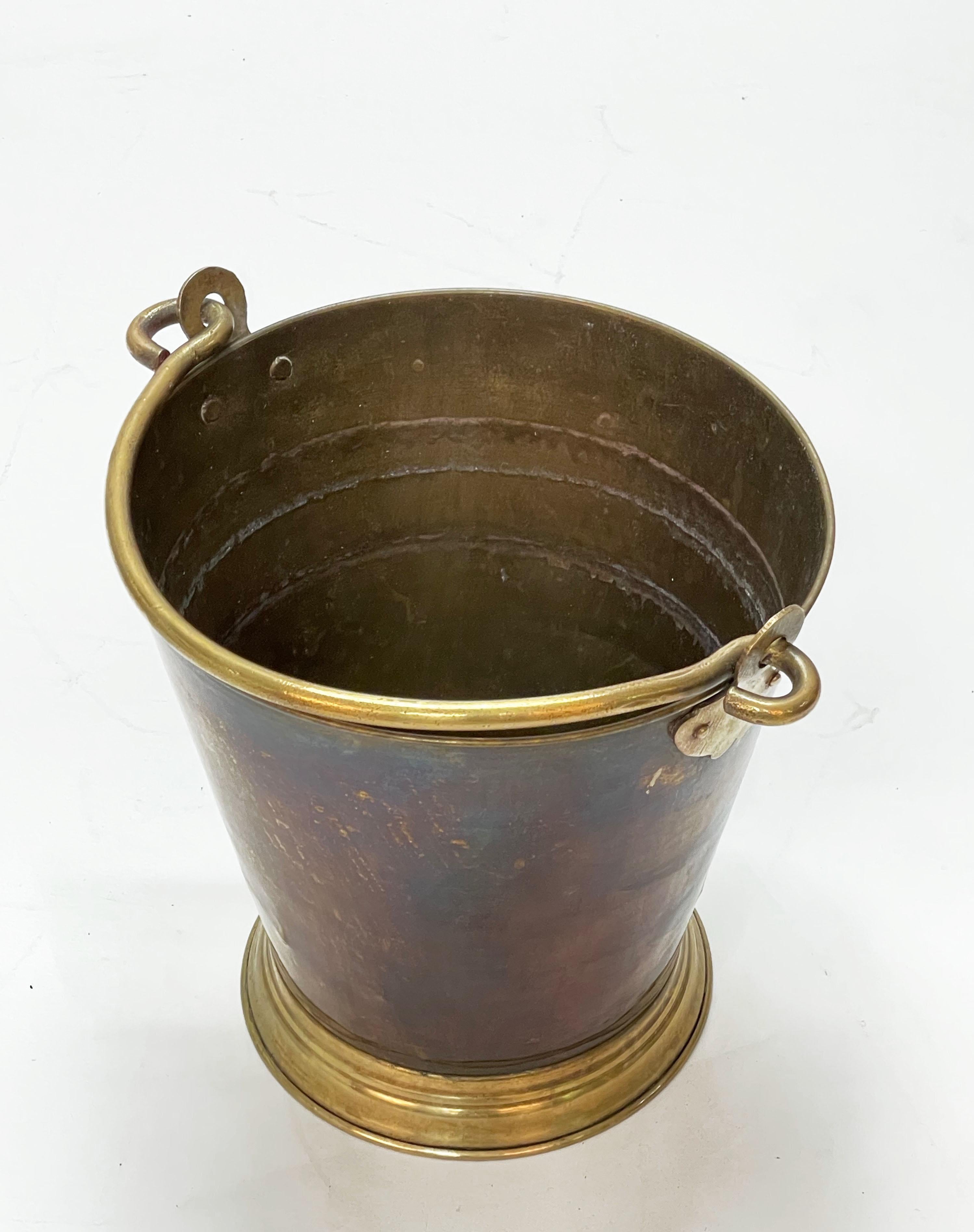 Hammered Early 20th Century Brass Italian Ice Bucket with Heavy Handle, 1930s