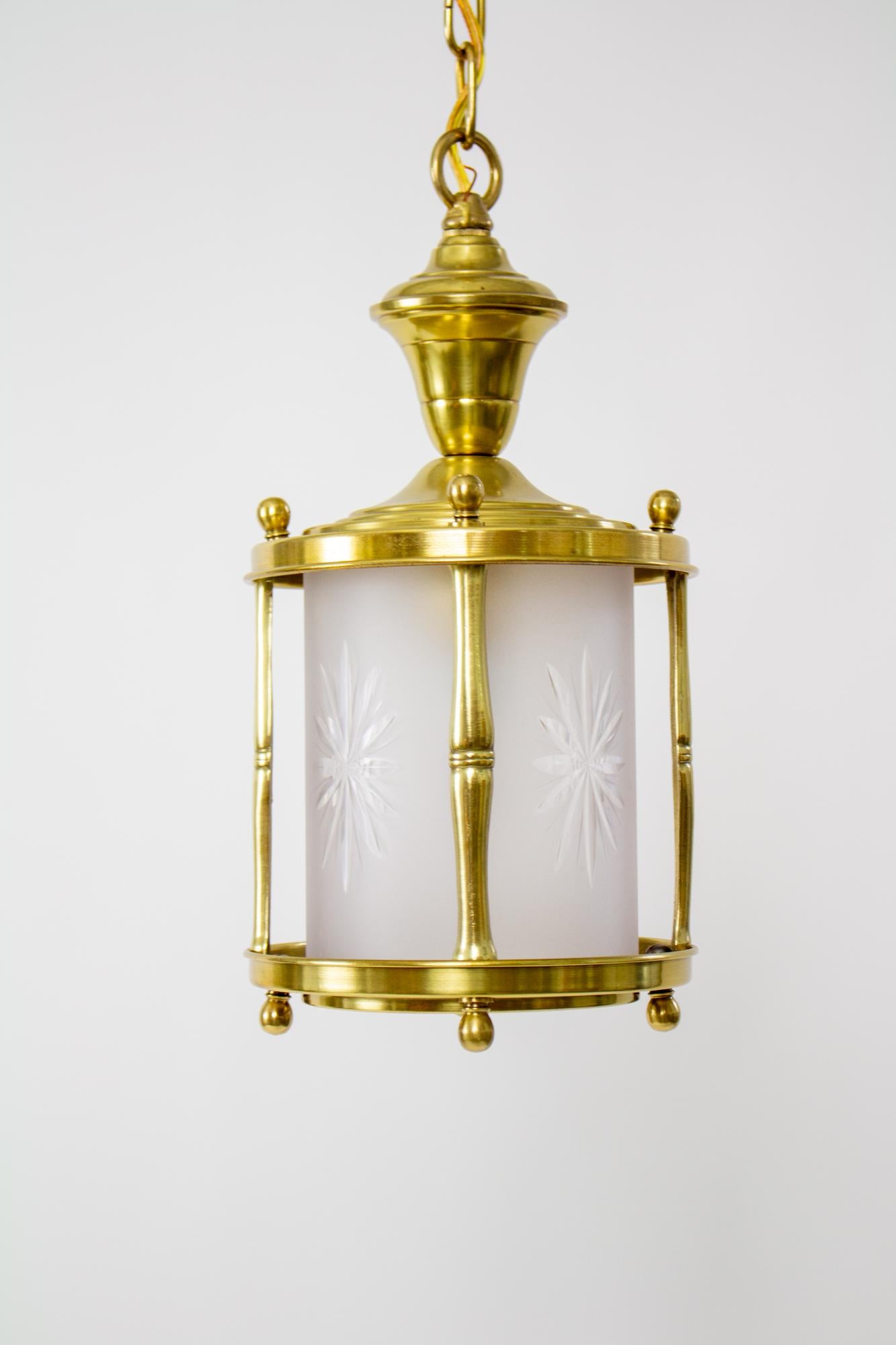 Early 20th Century Brass Lantern with Frosted Star Cut Glass For Sale 2