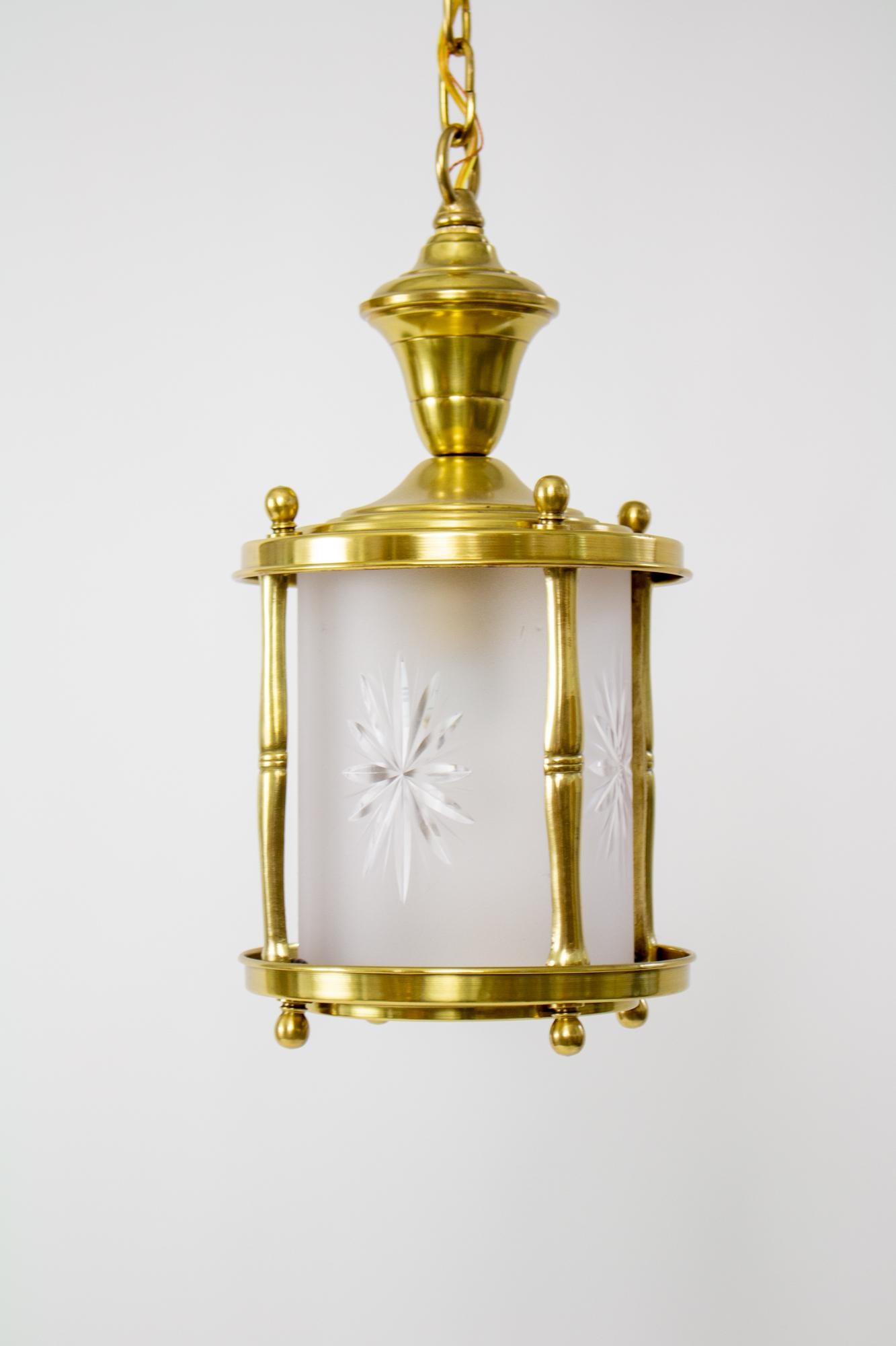 Early 20th Century Brass Lantern with Frosted Star Cut Glass For Sale 3