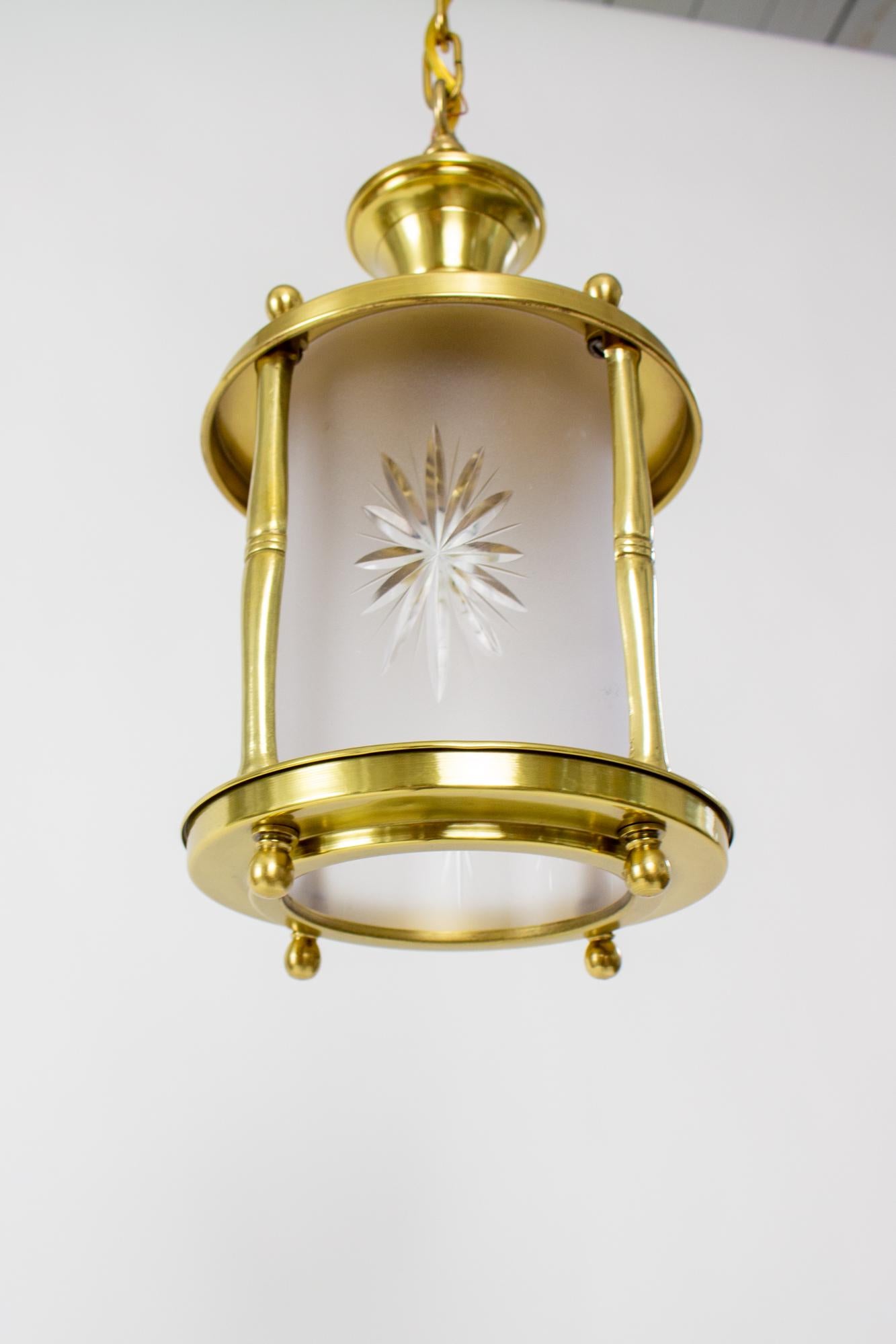 Early 20th Century Brass Lantern with Frosted Star Cut Glass For Sale 4