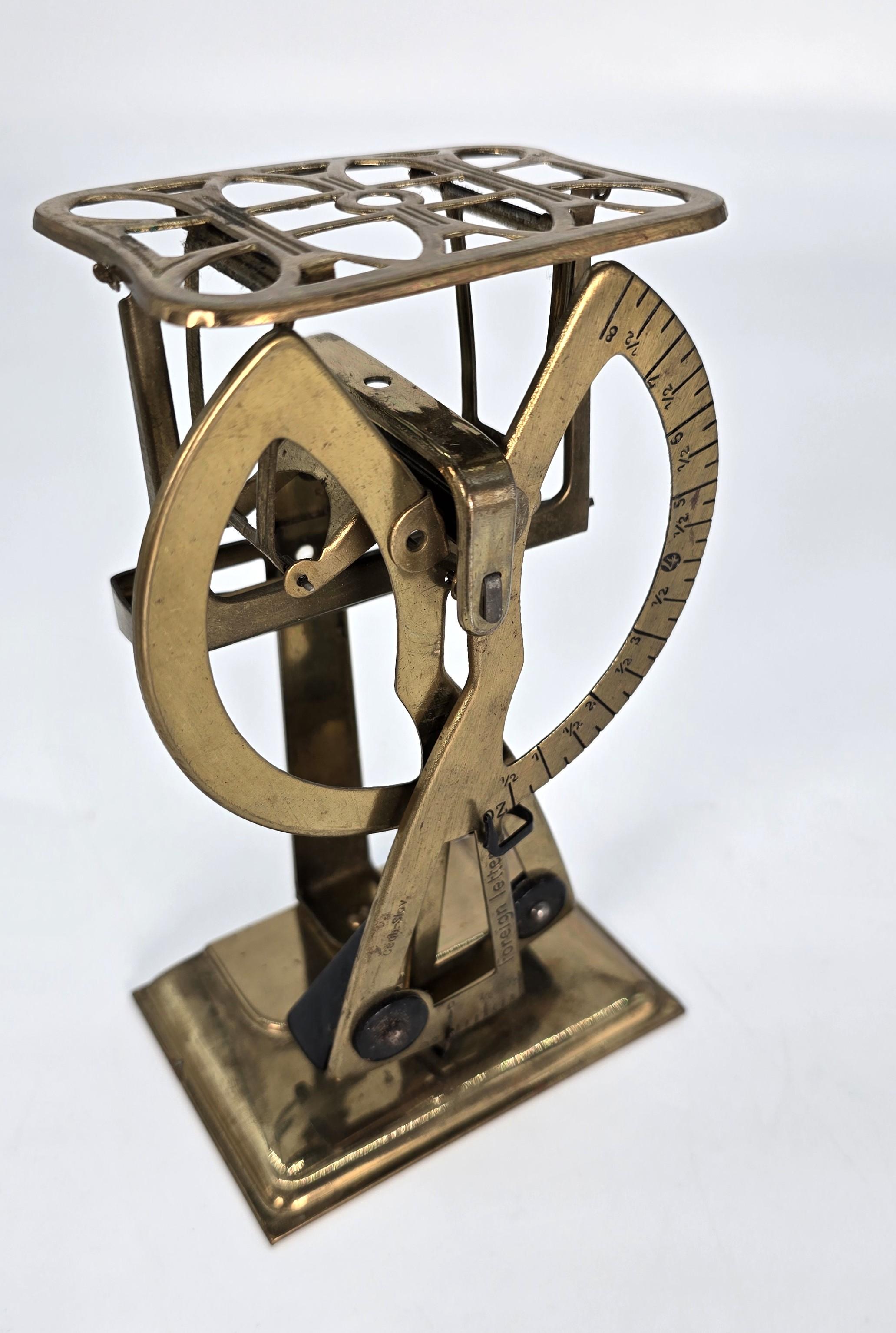 Industriel Pèse-lettres en laiton du début du 20e siècle fabriqué en Tchécoslovaquie, vers 1910 en vente