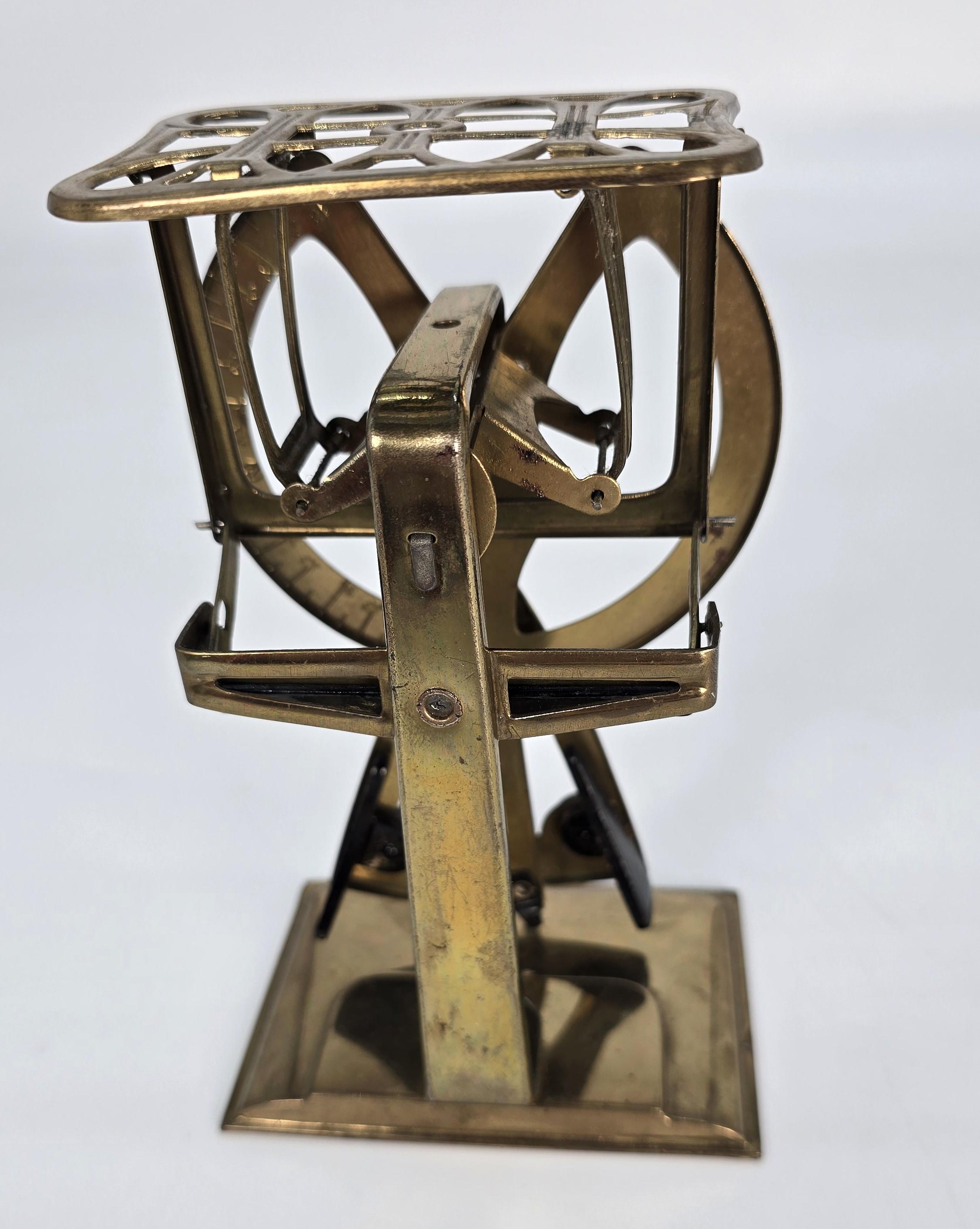 20ième siècle Pèse-lettres en laiton du début du 20e siècle fabriqué en Tchécoslovaquie, vers 1910 en vente