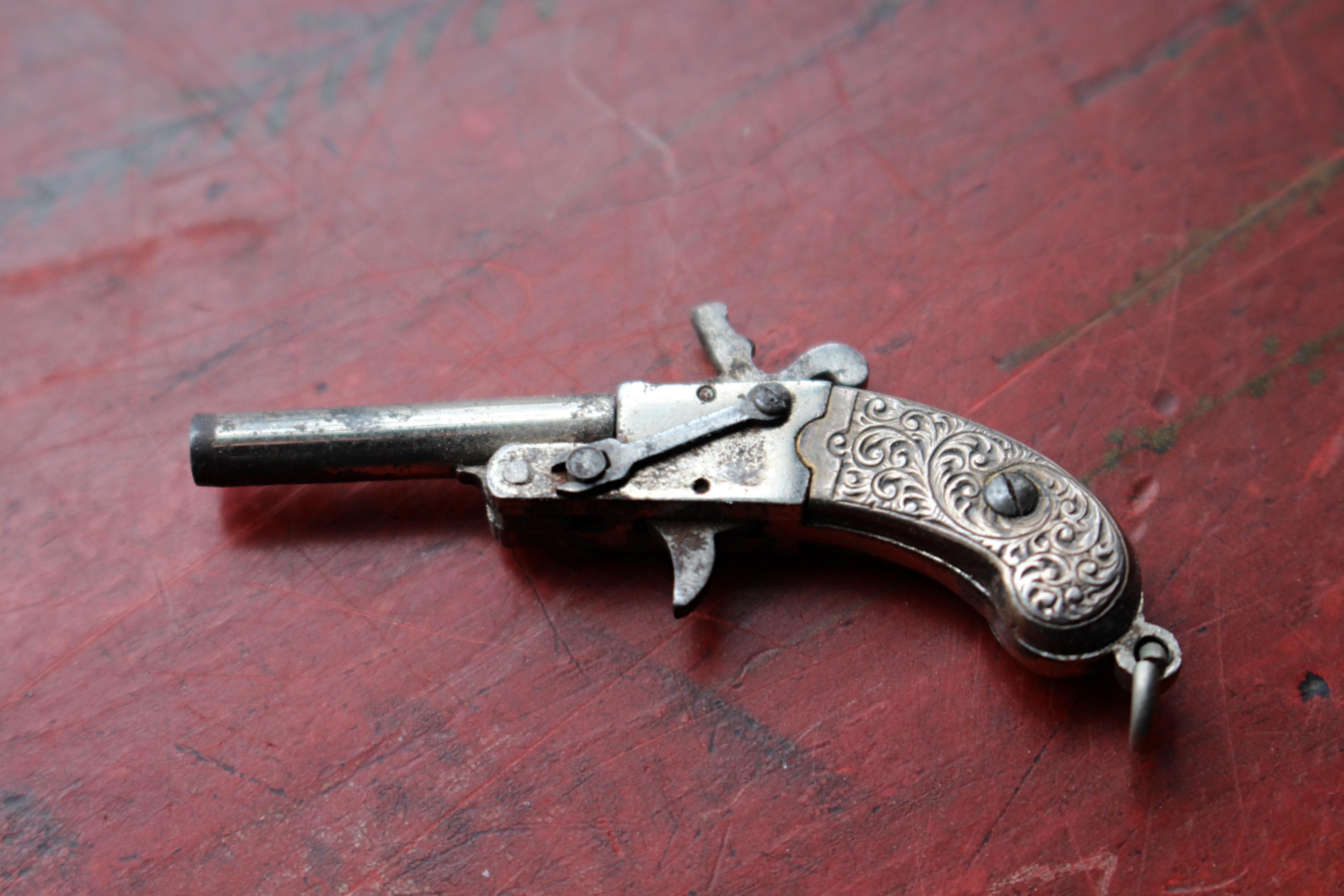 Austriaco Pistola Breloque per prostitute a spillo dei primi del Novecento di Franz Pfannl in vendita