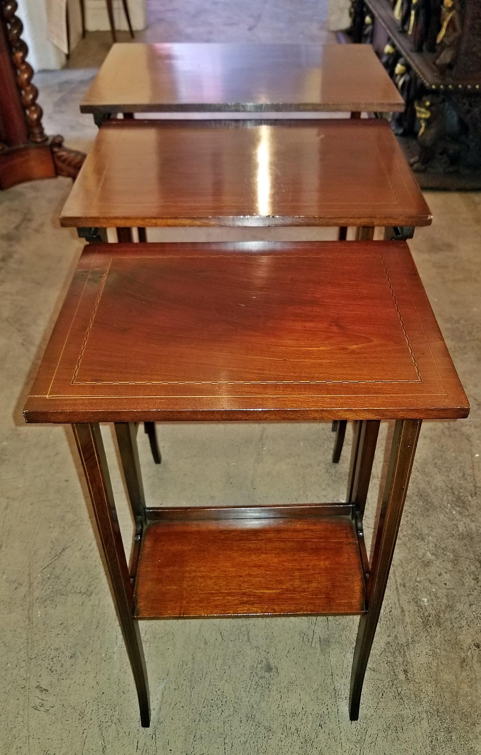 Early 20th Century British Mahogany and Inlaid Nest of Tables 4