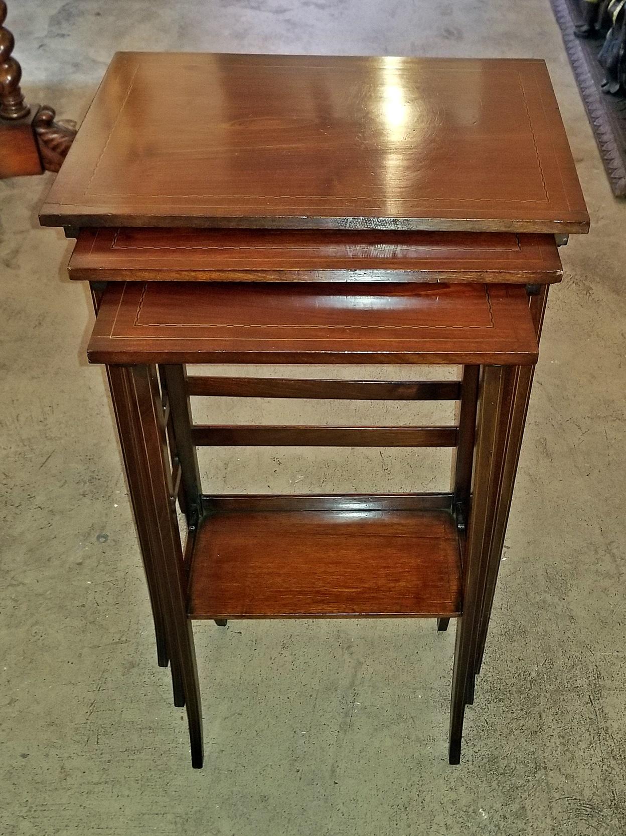 Early 20th Century British Mahogany and Inlaid Nest of Tables 7