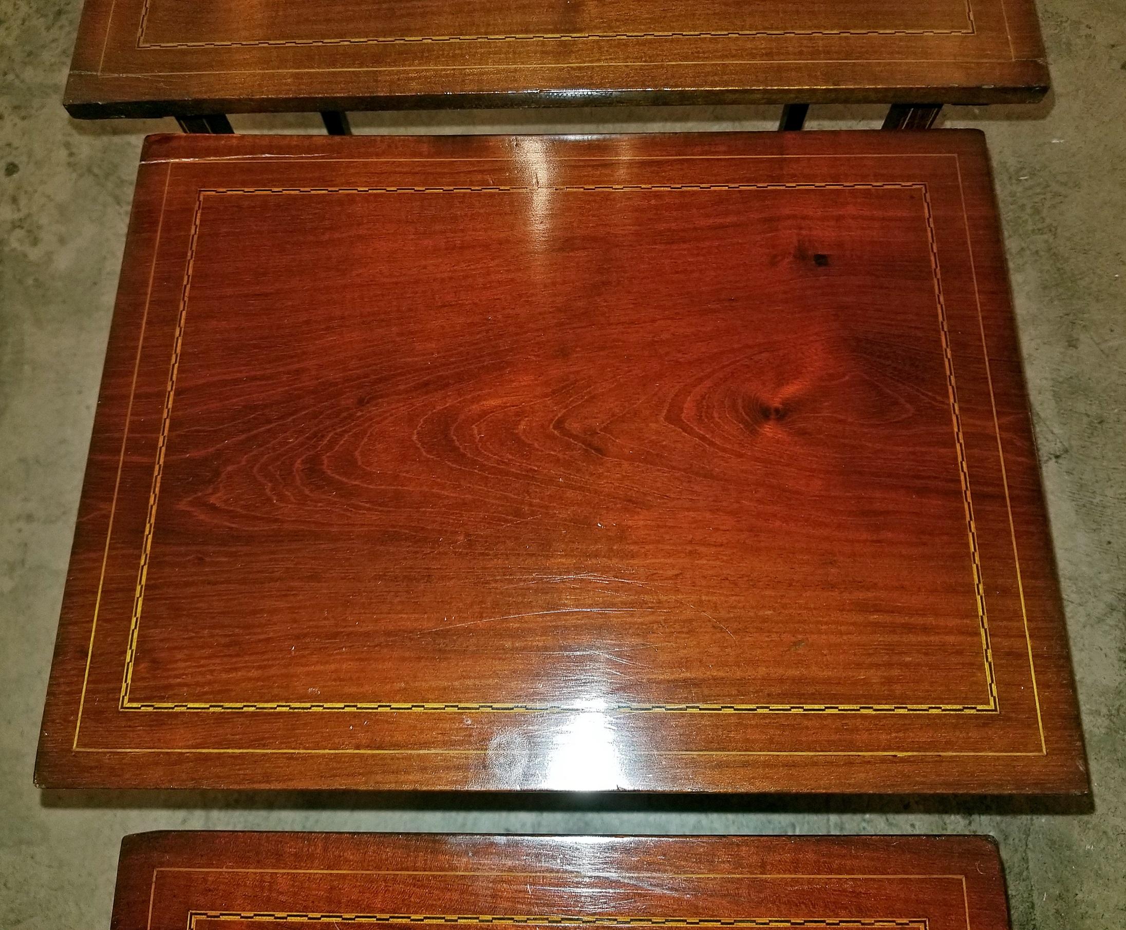 Early 20th Century British Mahogany and Inlaid Nest of Tables In Good Condition In Dallas, TX