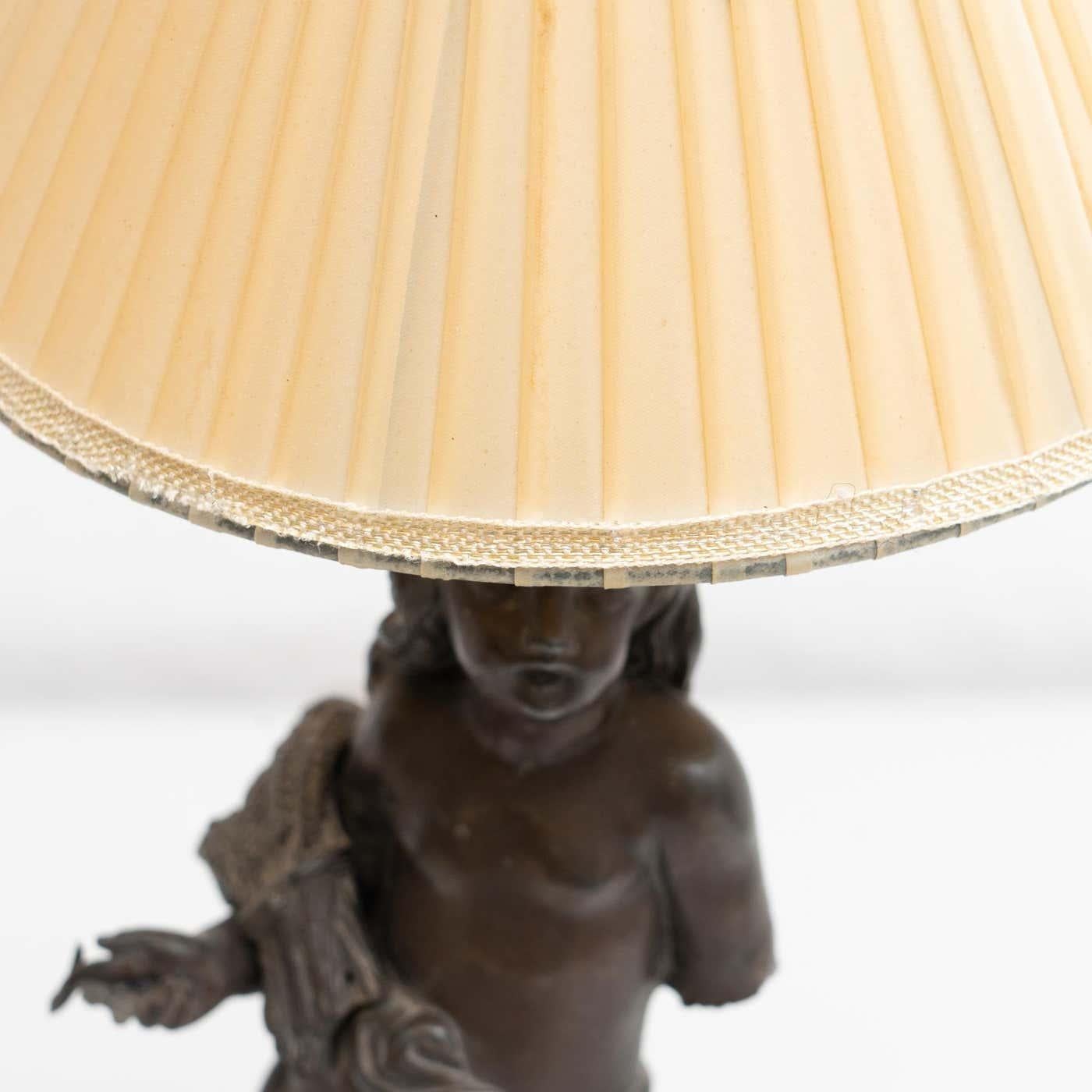 Lámpara de sobremesa de bronce y madera de principios del siglo XX en venta 8