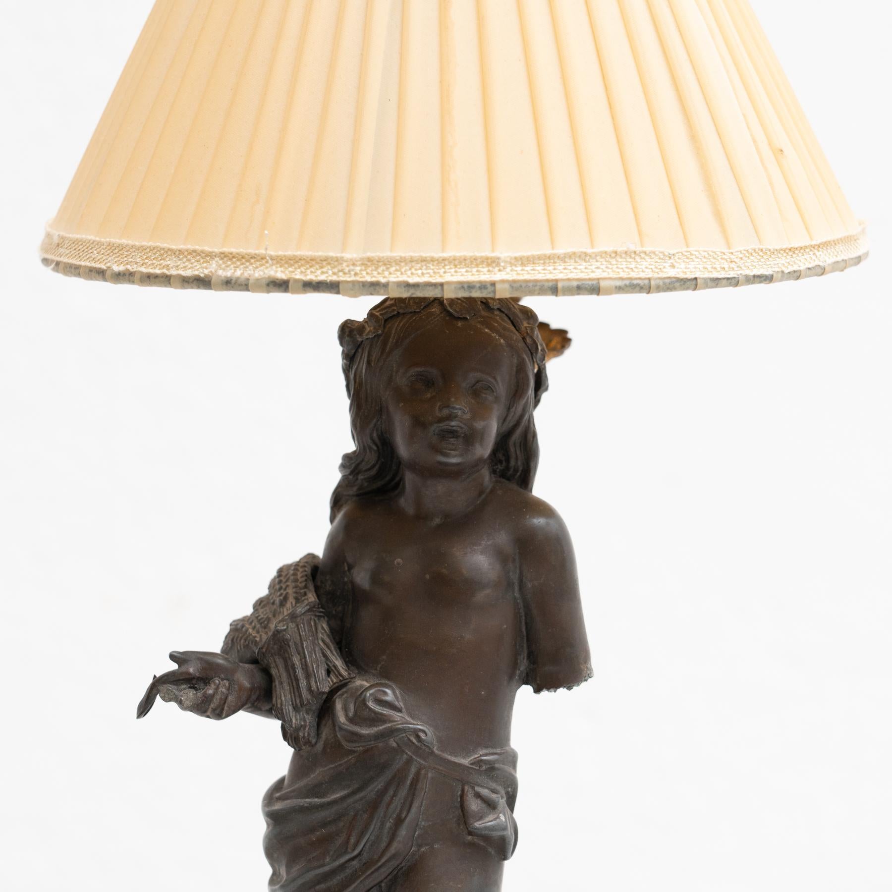 Mid-Century Modern Lampe de table en bois et bronze du début du XXe siècle en vente