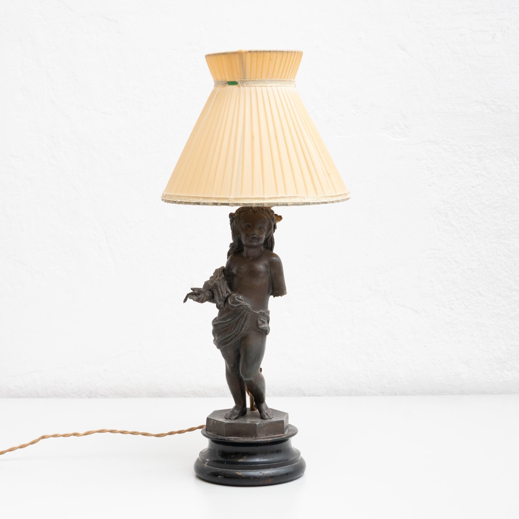 Spanish Early 20th Century Bronze and Wood Table Lamp For Sale
