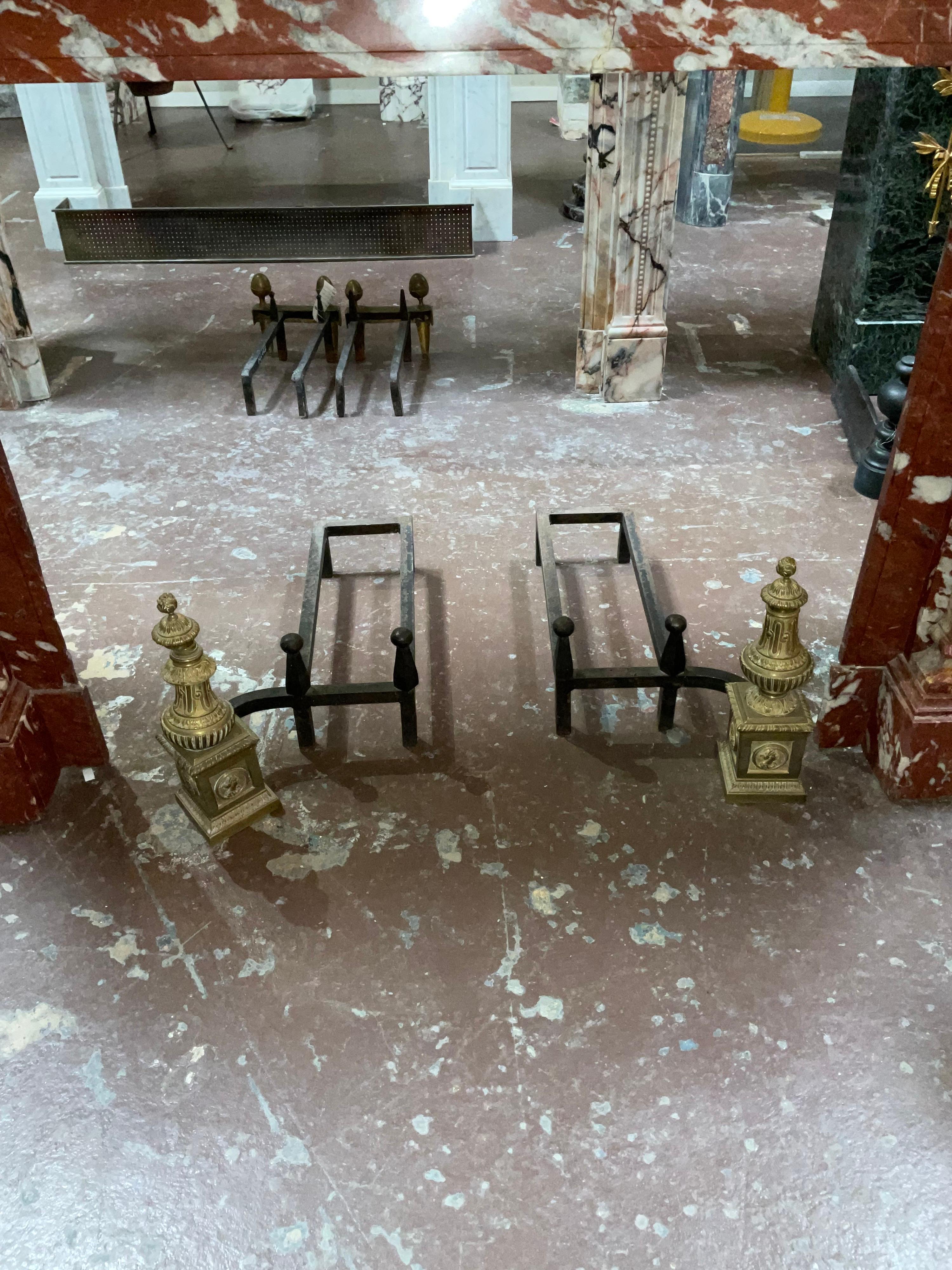 Bellissimi candelabri in bronzo provenienti dalla Francia nei primi anni del XX secolo.