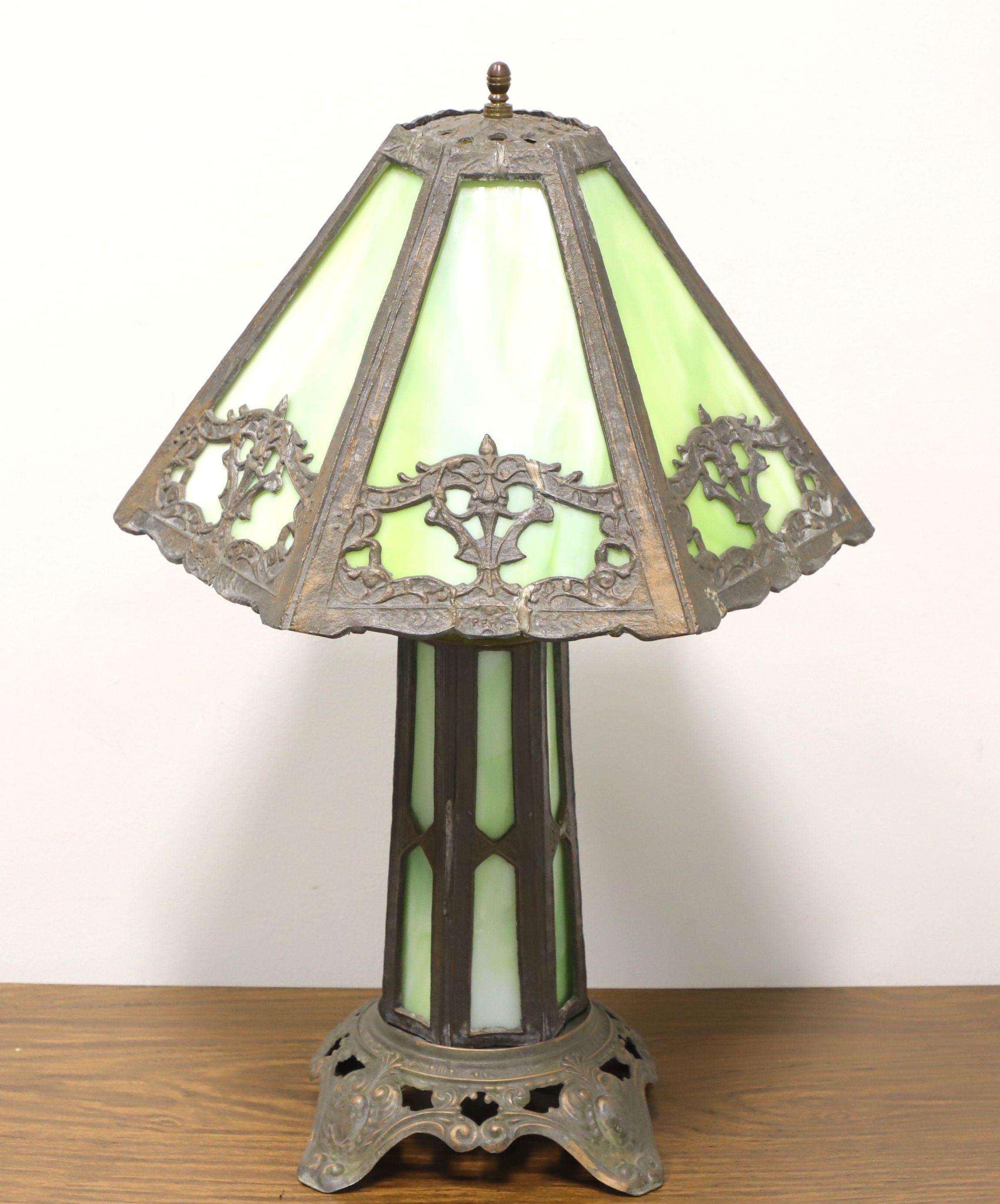 American Early 20th Century Bronze Art Deco Green Slag Glass Table Lamp For Sale