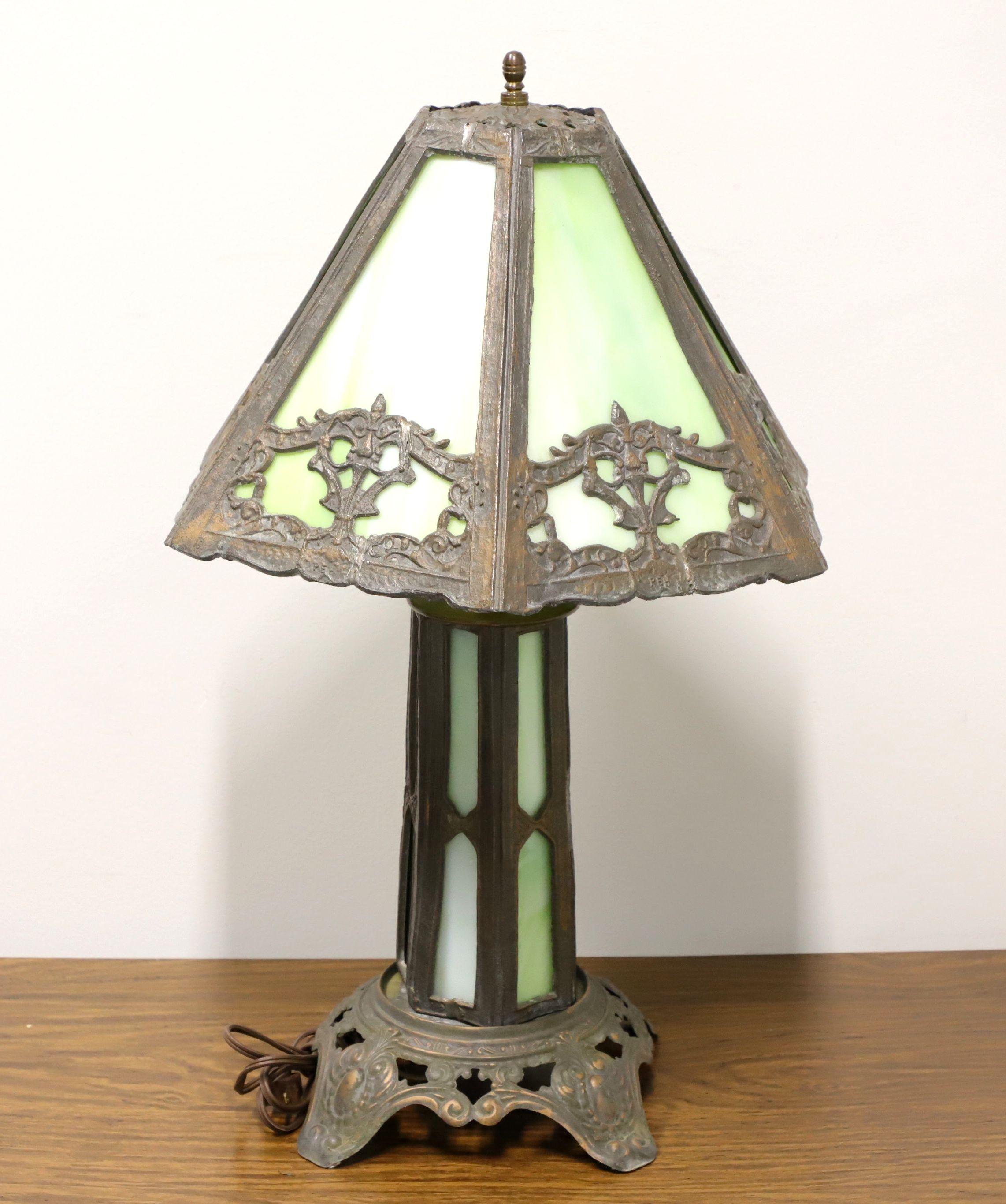 Early 20th Century Bronze Art Deco Green Slag Glass Table Lamp In Good Condition In Charlotte, NC