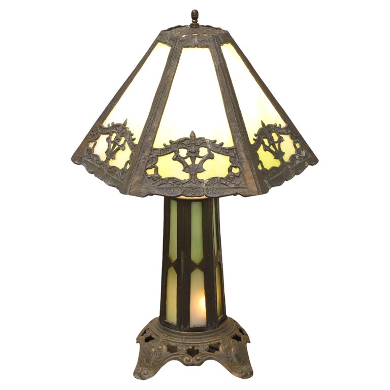 Early 20th Century Bronze Art Deco Green Slag Glass Table Lamp For Sale at 1stDibs