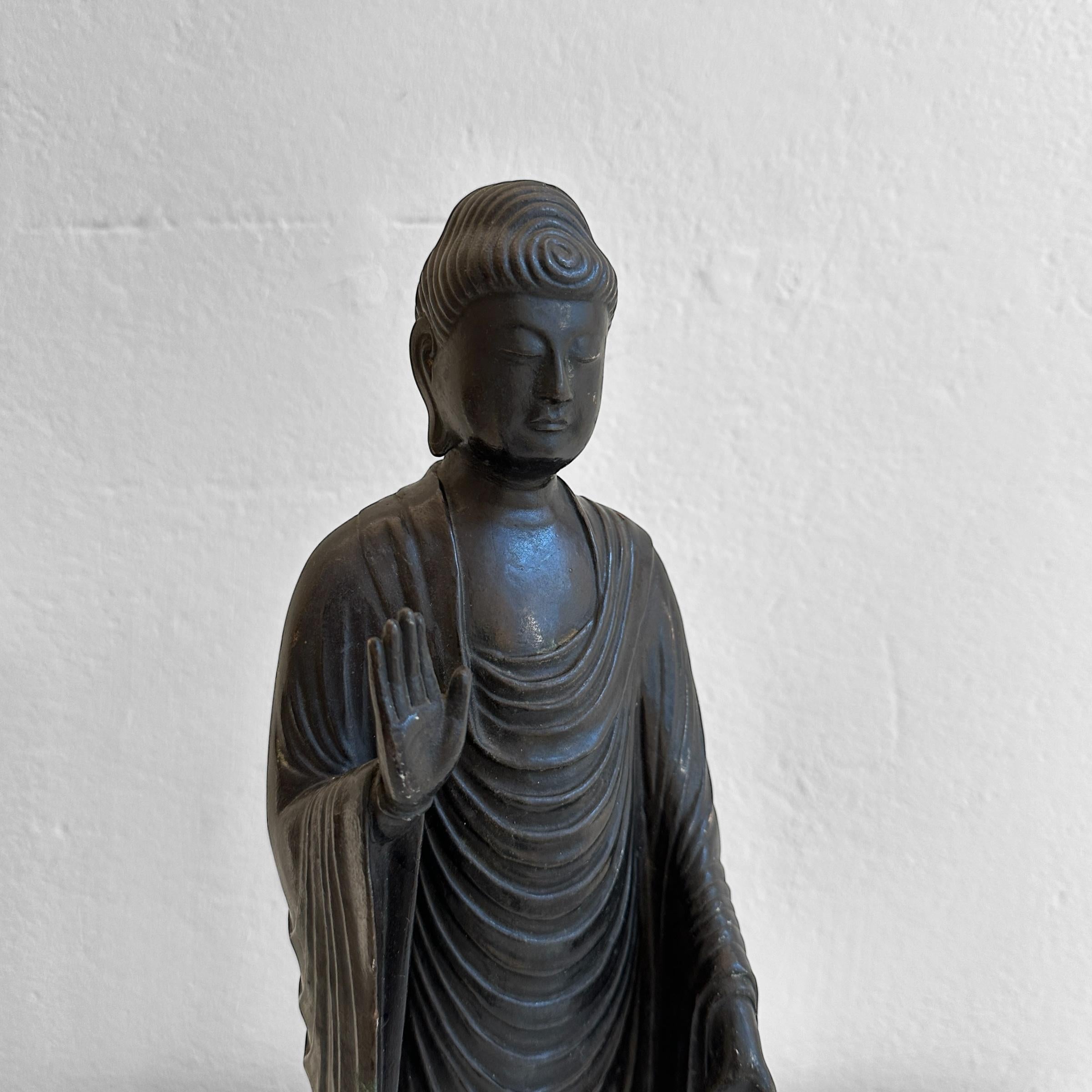 Early 20th Century Bronze Buddha Sculpture, Japan, around 1920 For Sale 4