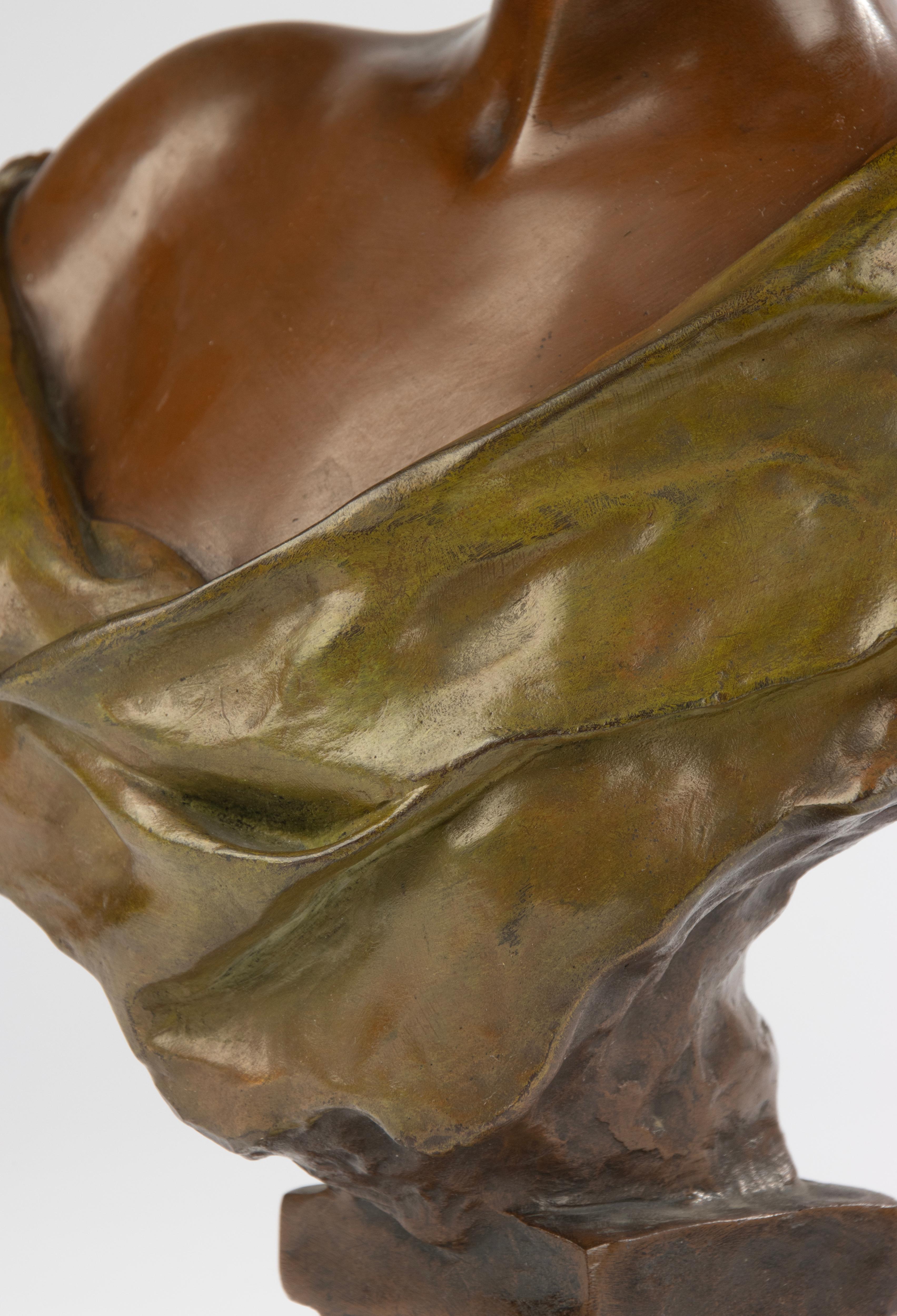 Early 20th Century Bronze Buste - Lucrece - by Emmanuel Villanis 9