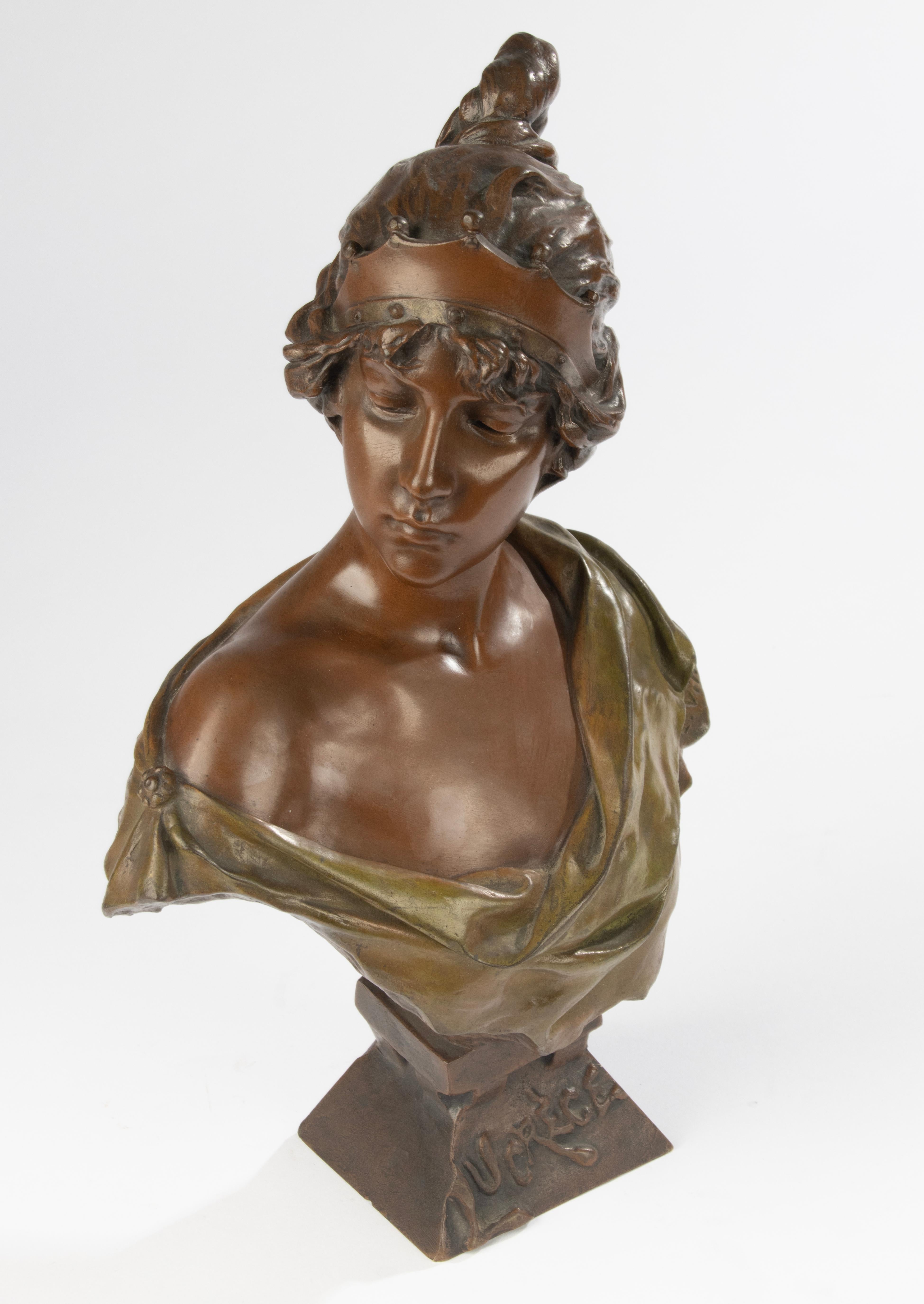 Early 20th Century Bronze Buste - Lucrece - by Emmanuel Villanis 11