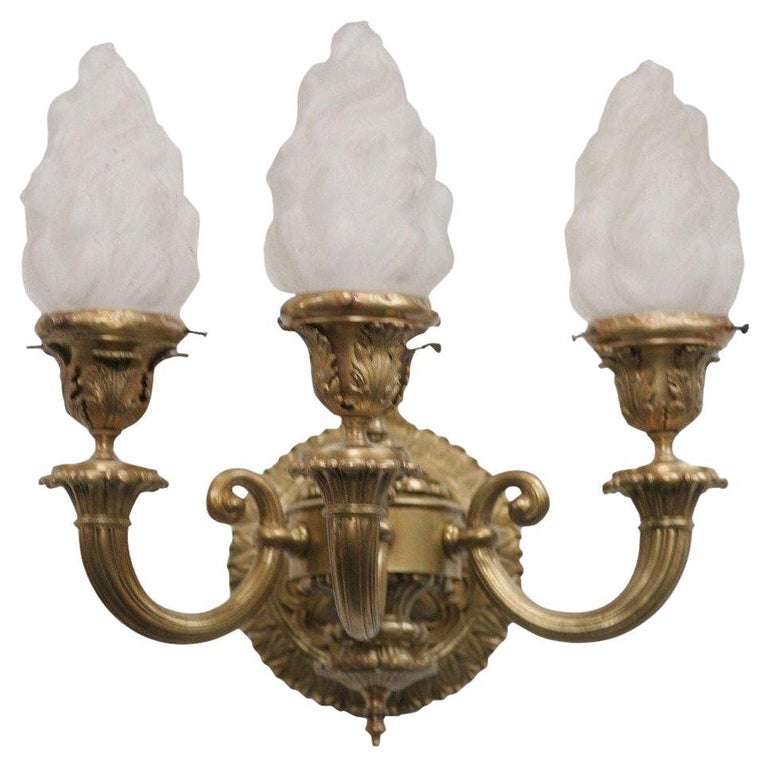Early 20th Century Bronze Classical Revival Wall Sconce For Sale at 1stDibs