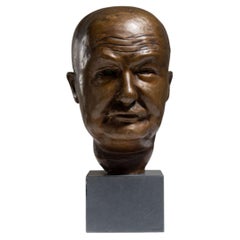 Figurative Bronzeskulptur auf Steinsockel aus dem frühen 20. Jahrhundert, Belgien