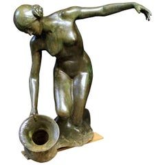 Fontaine en bronze du début du XXe siècle représentant une femme avec une amphore par Amleto Cataldi