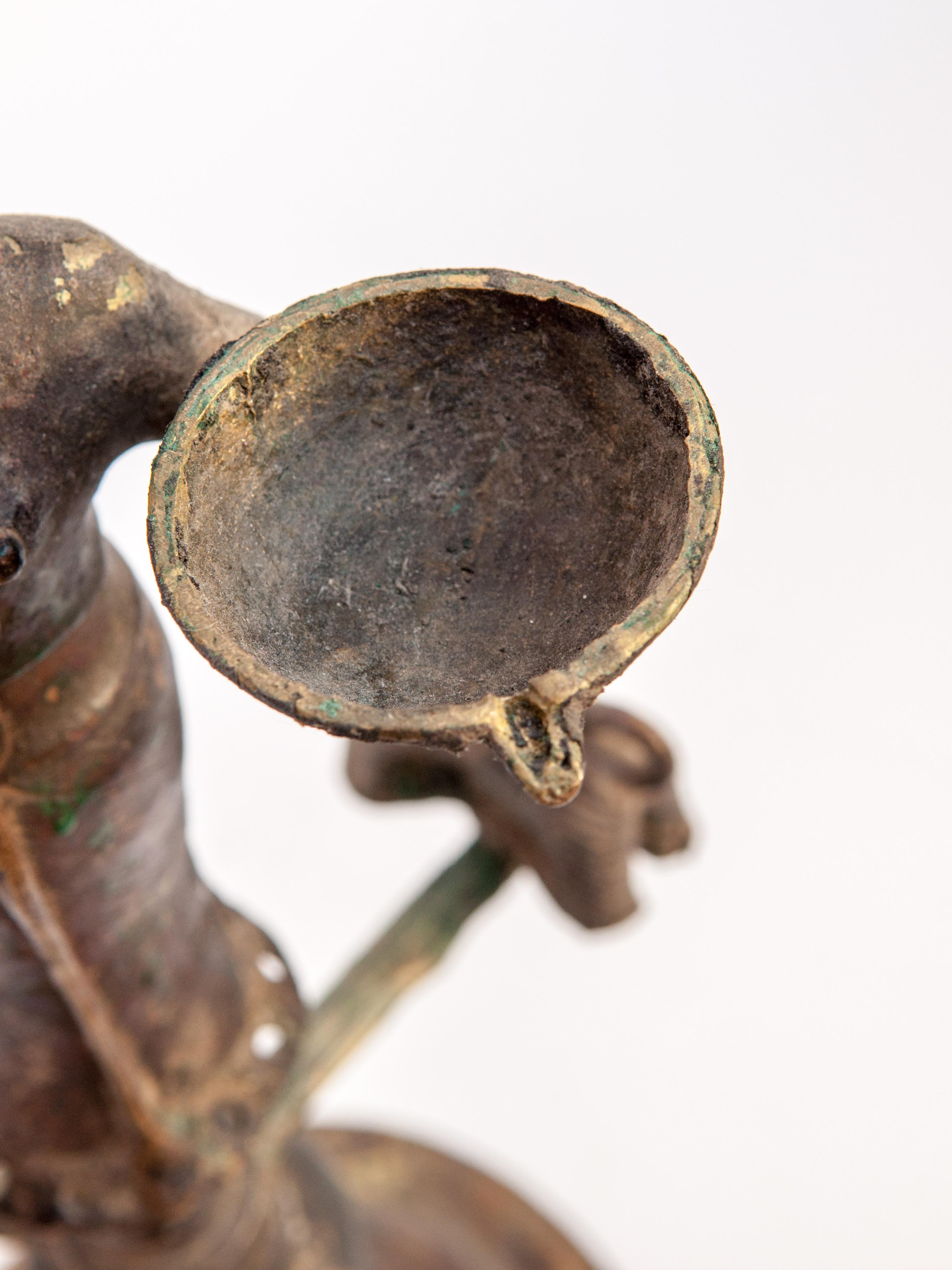 Early 20th Century Bronze Oil Lamp from South Nepal In Good Condition In Point Richmond, CA