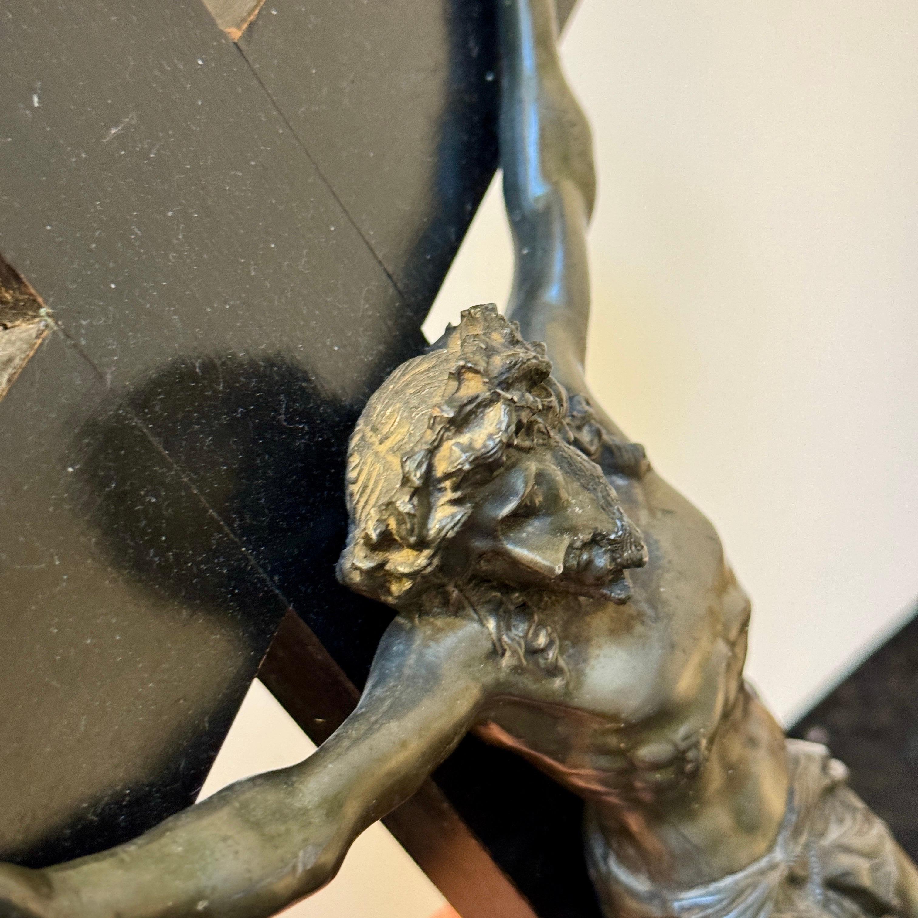 Début du 20e siècle Crucifix religieux en bronze sur Wood en vente 3