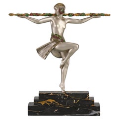 Scultura in bronzo dei primi del Novecento "Danzatrice di Thyrsus" di Pierre Le Faguays