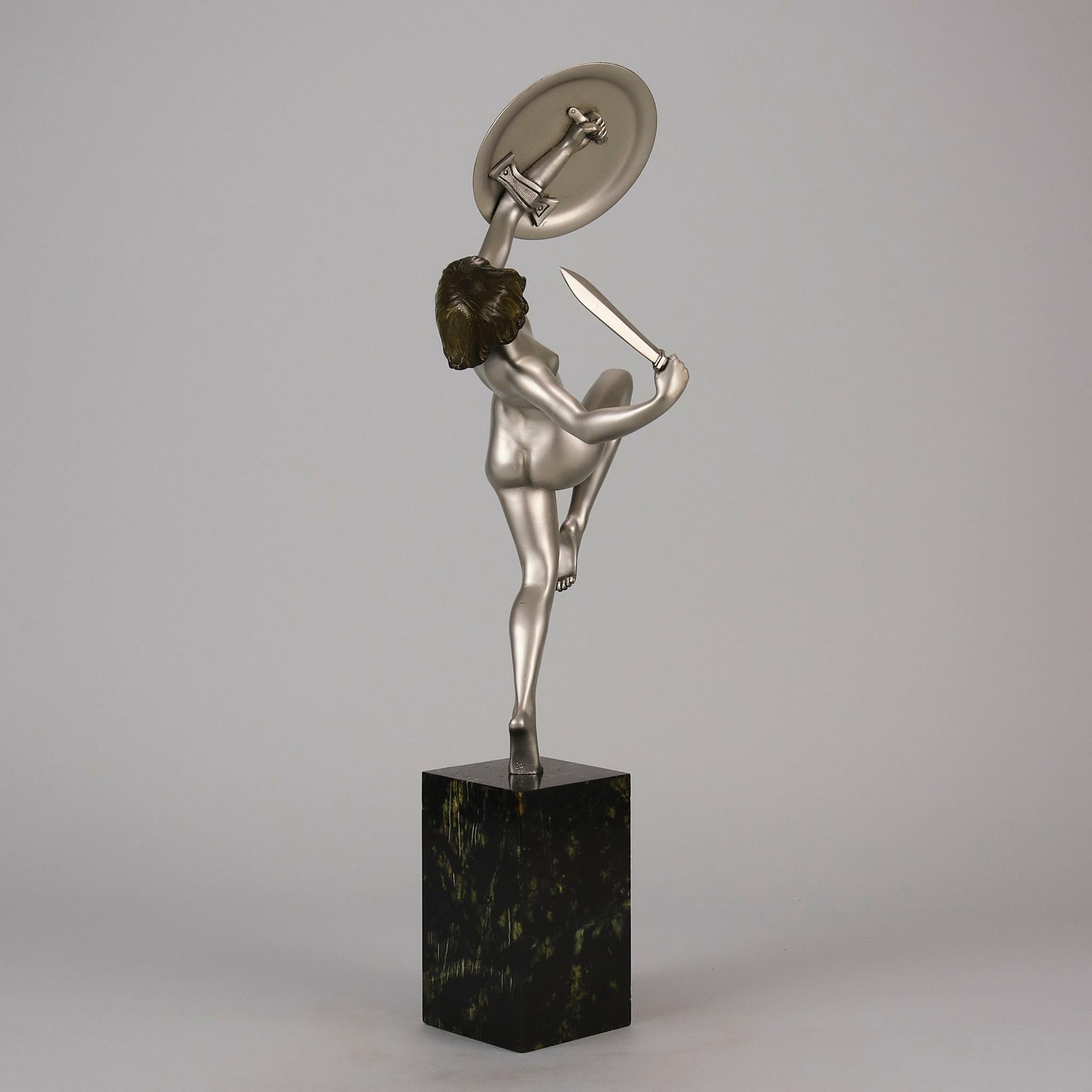 Bronzeskulptur mit dem Titel „ Amazone“ von Pierre Le Faguay aus dem frühen 20. Jahrhundert im Angebot 2