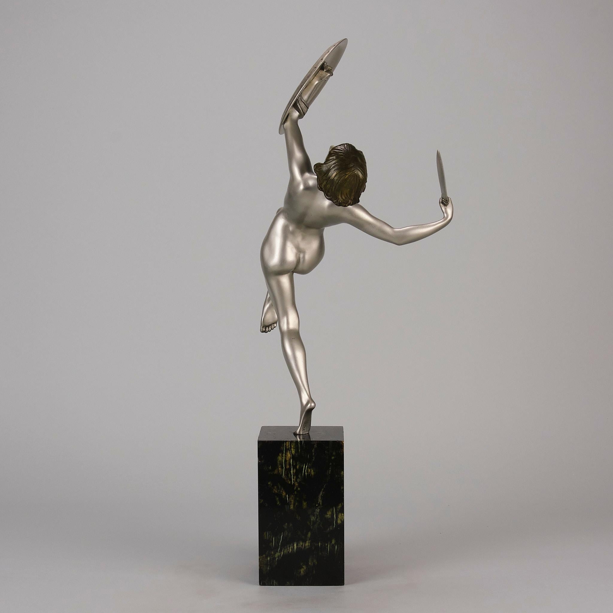 Bronzeskulptur mit dem Titel „ Amazone“ von Pierre Le Faguay aus dem frühen 20. Jahrhundert im Angebot 3
