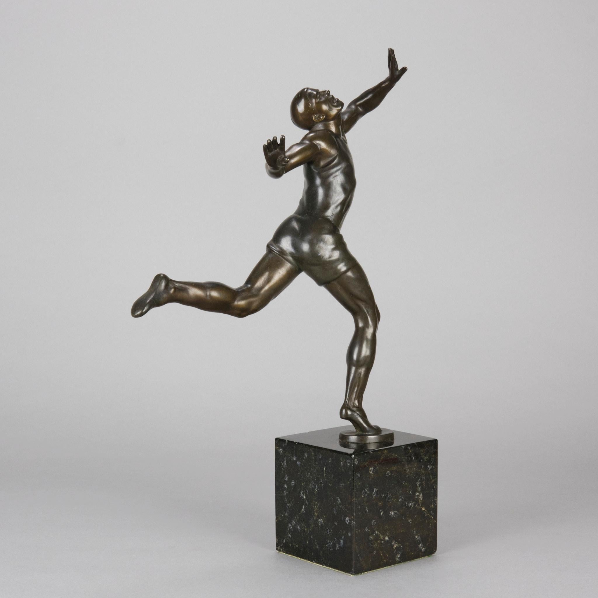 Bronzeskulptur des frühen 20. Jahrhunderts mit dem Titel „Olympian“ von Ernest Becker im Angebot 4