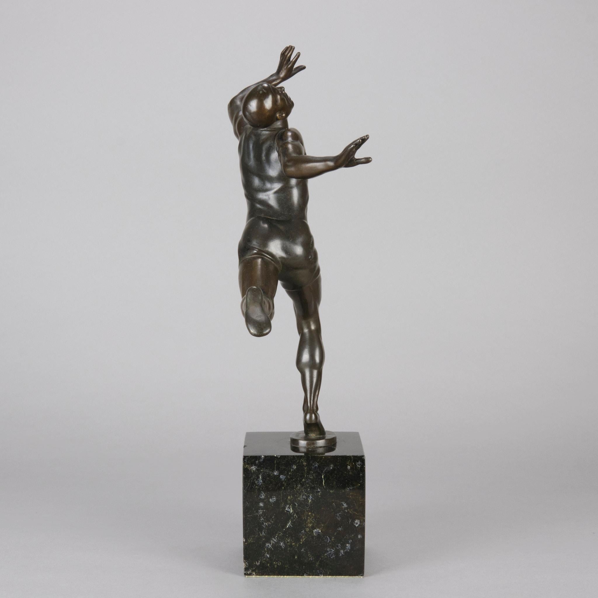 Bronzeskulptur des frühen 20. Jahrhunderts mit dem Titel „Olympian“ von Ernest Becker im Angebot 3