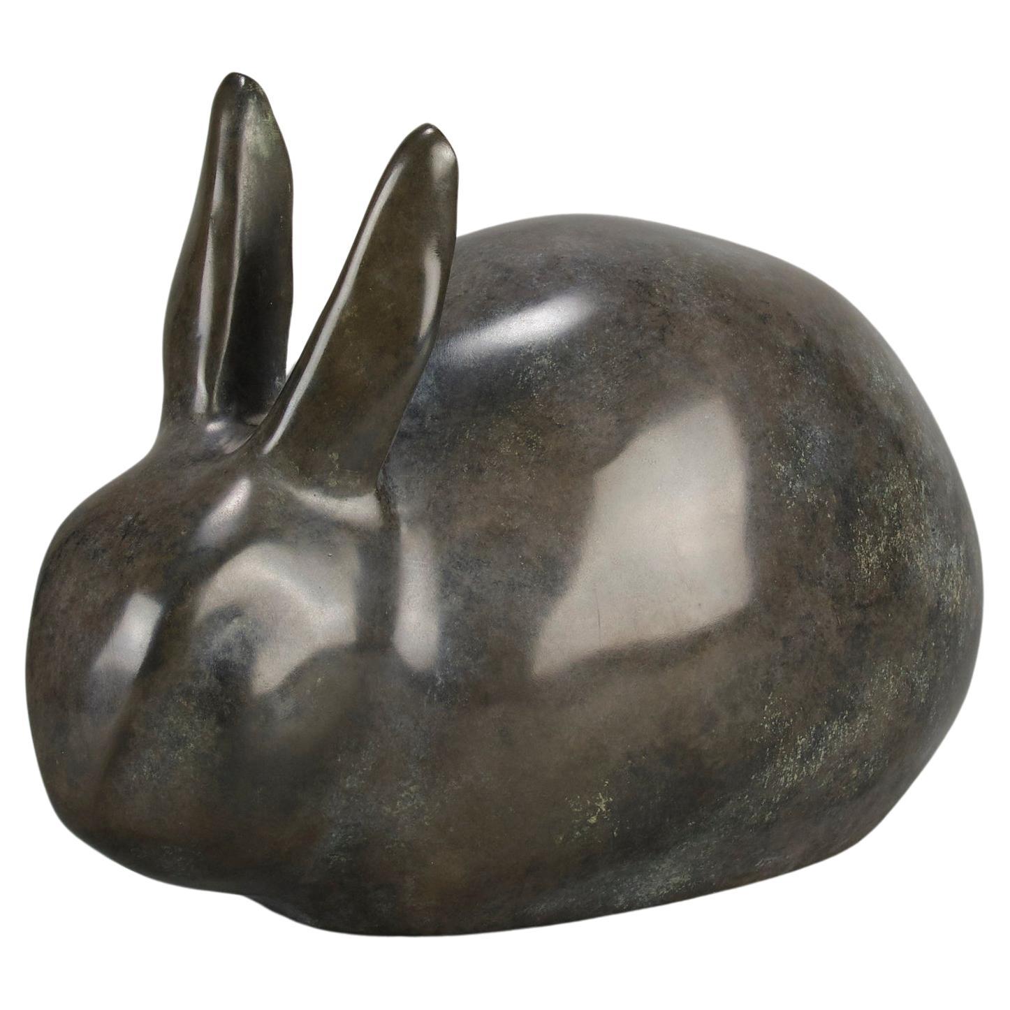 Sculpture contemporaine en bronze intitulée "Lapin assis" par I.L.Aman en vente