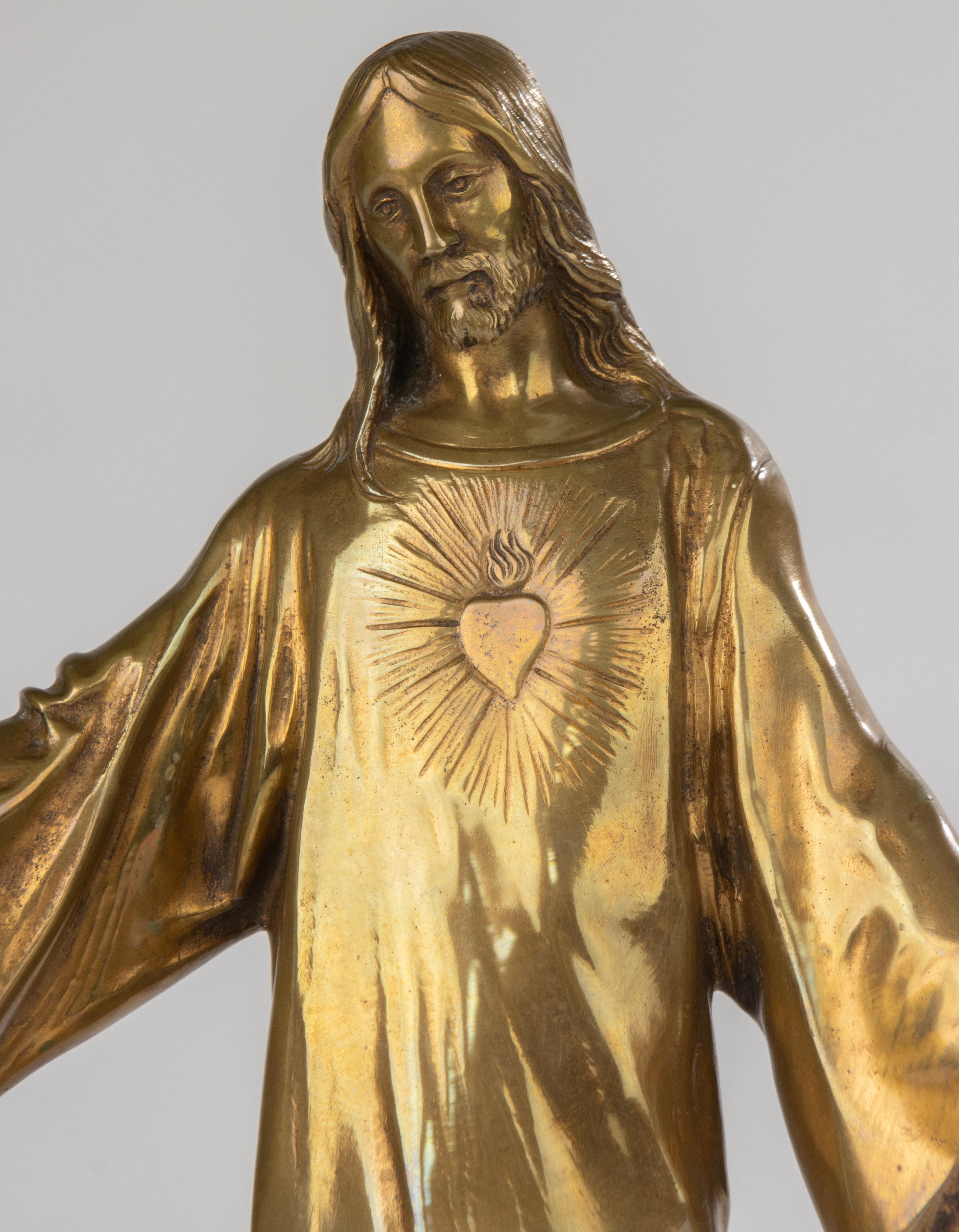 Français Sculpture en bronze du début du 20e siècle - La bénédiction de Jésus-Christ par Paul Gasq en vente