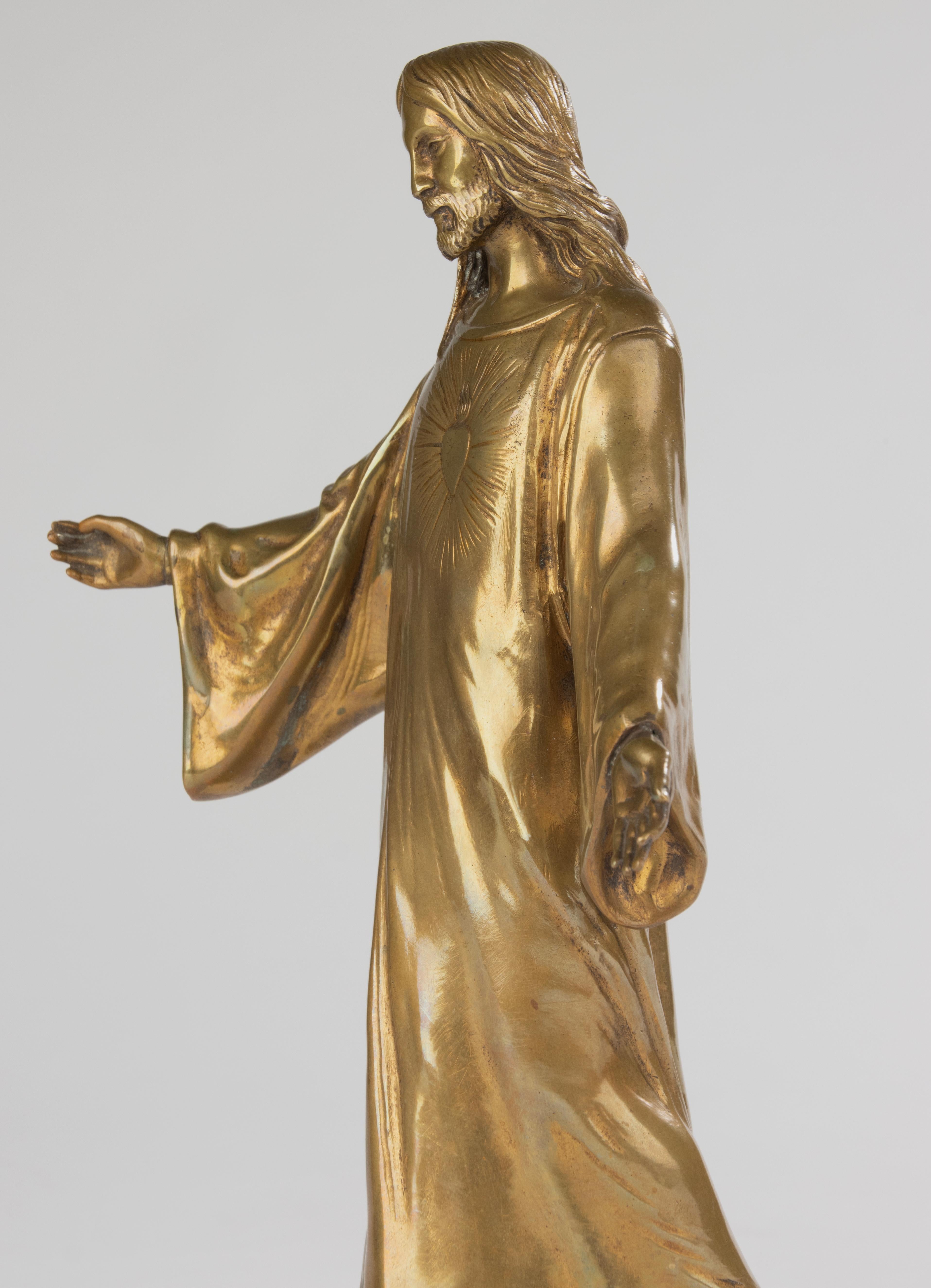 Bronze Sculpture en bronze du début du 20e siècle - La bénédiction de Jésus-Christ par Paul Gasq en vente