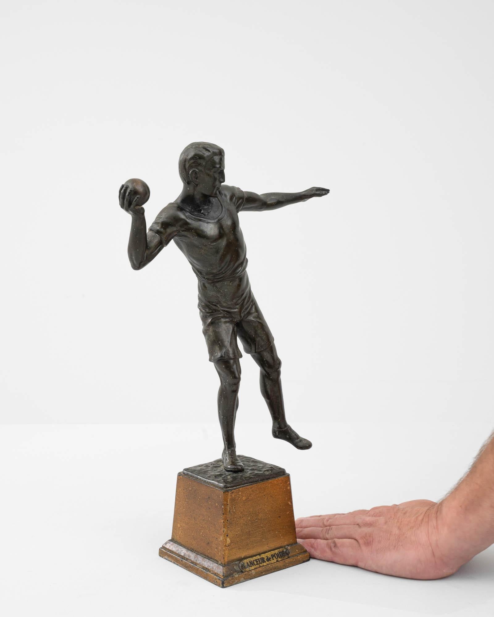 Early 20th Century Bronze Shot Putter Sculpture In Good Condition For Sale In High Point, NC