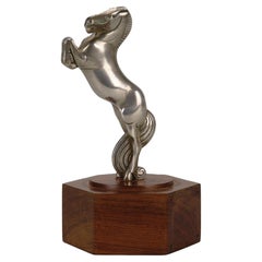 Estudio de bronce de principios del siglo XX titulado "Caballo encabritado" de André Becquerel