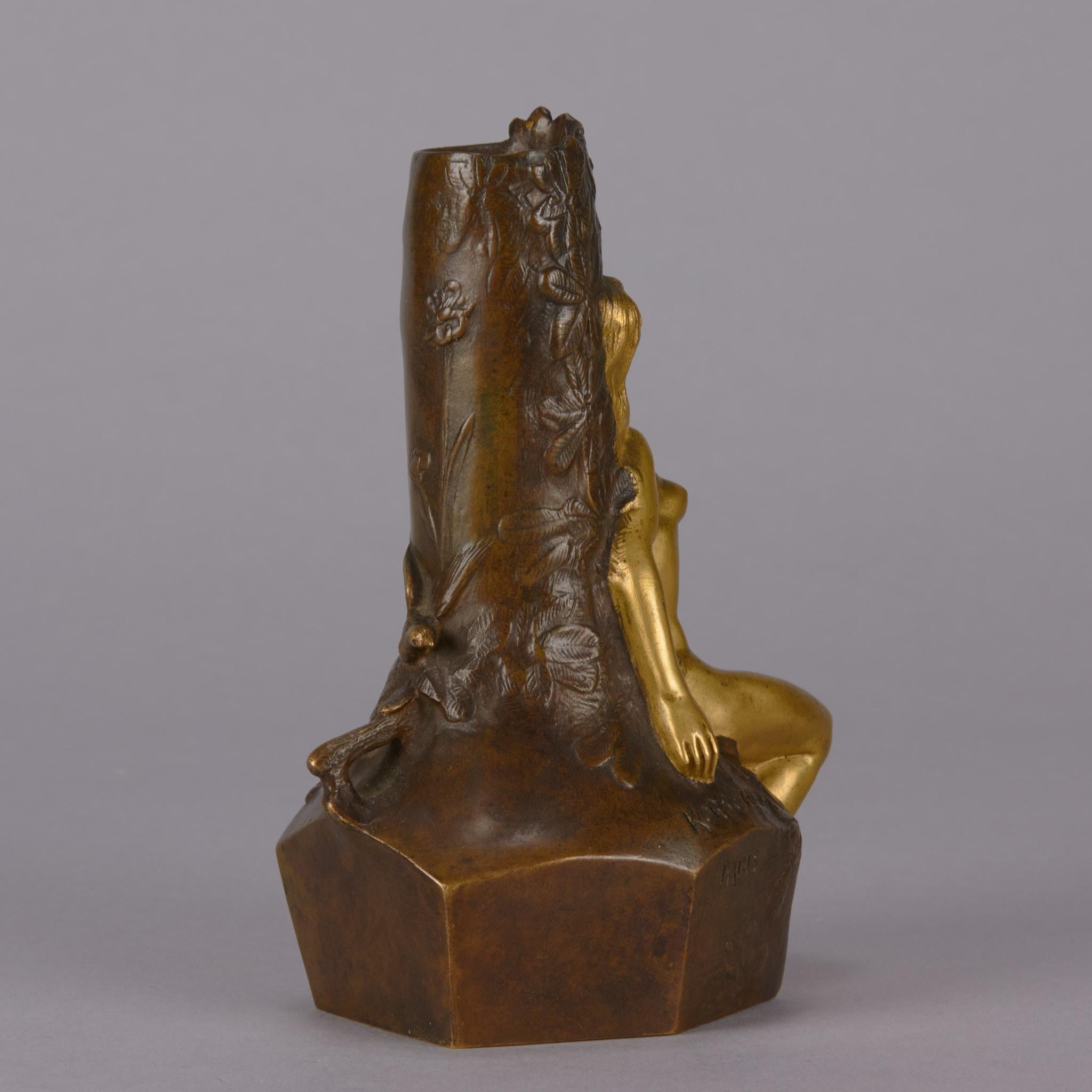 Bronzevase aus dem frühen 20. Jahrhundert mit dem Titel „Fe des Bois“ von Charles Korschann (Gegossen) im Angebot